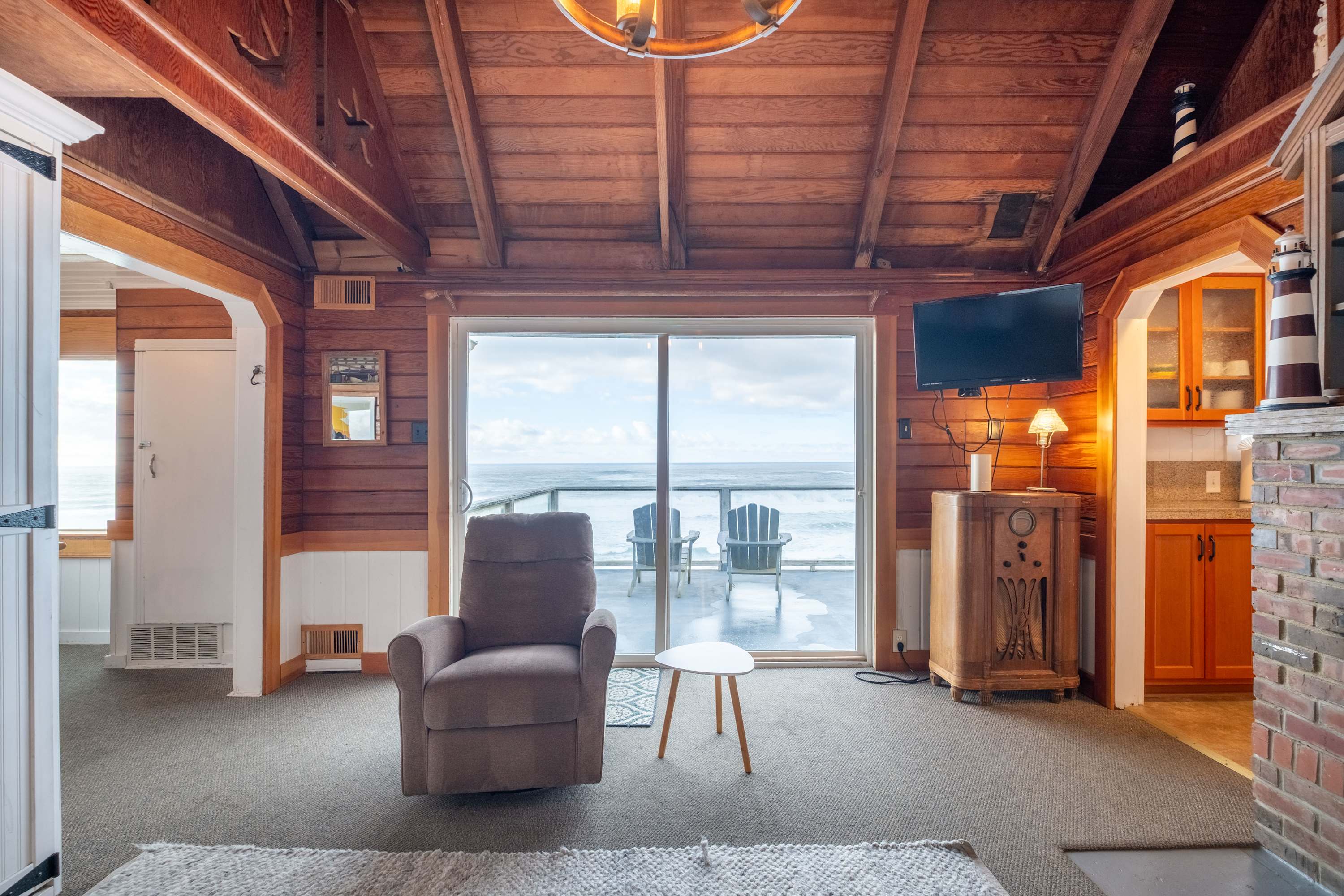 Ocean + Beach + Hot Tub | Nelscott Anchor House