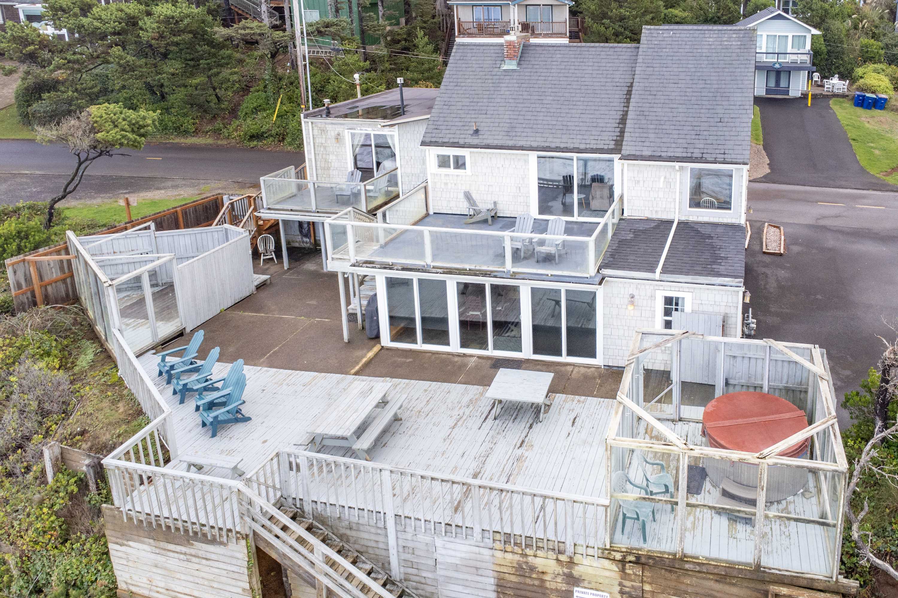 Ocean + Beach + Hot Tub | Nelscott Anchor House