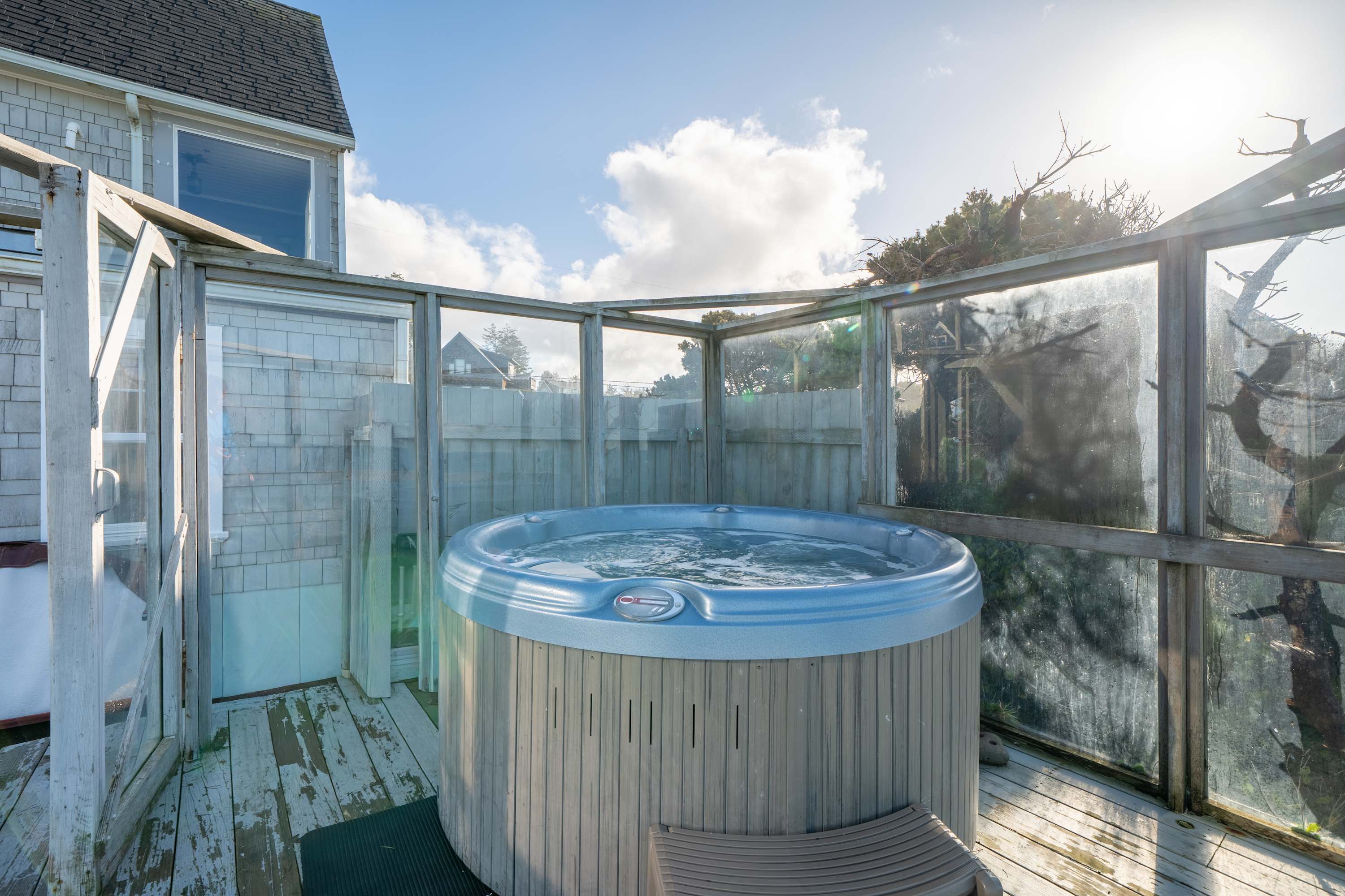 Ocean + Beach + Hot Tub | Nelscott Anchor House