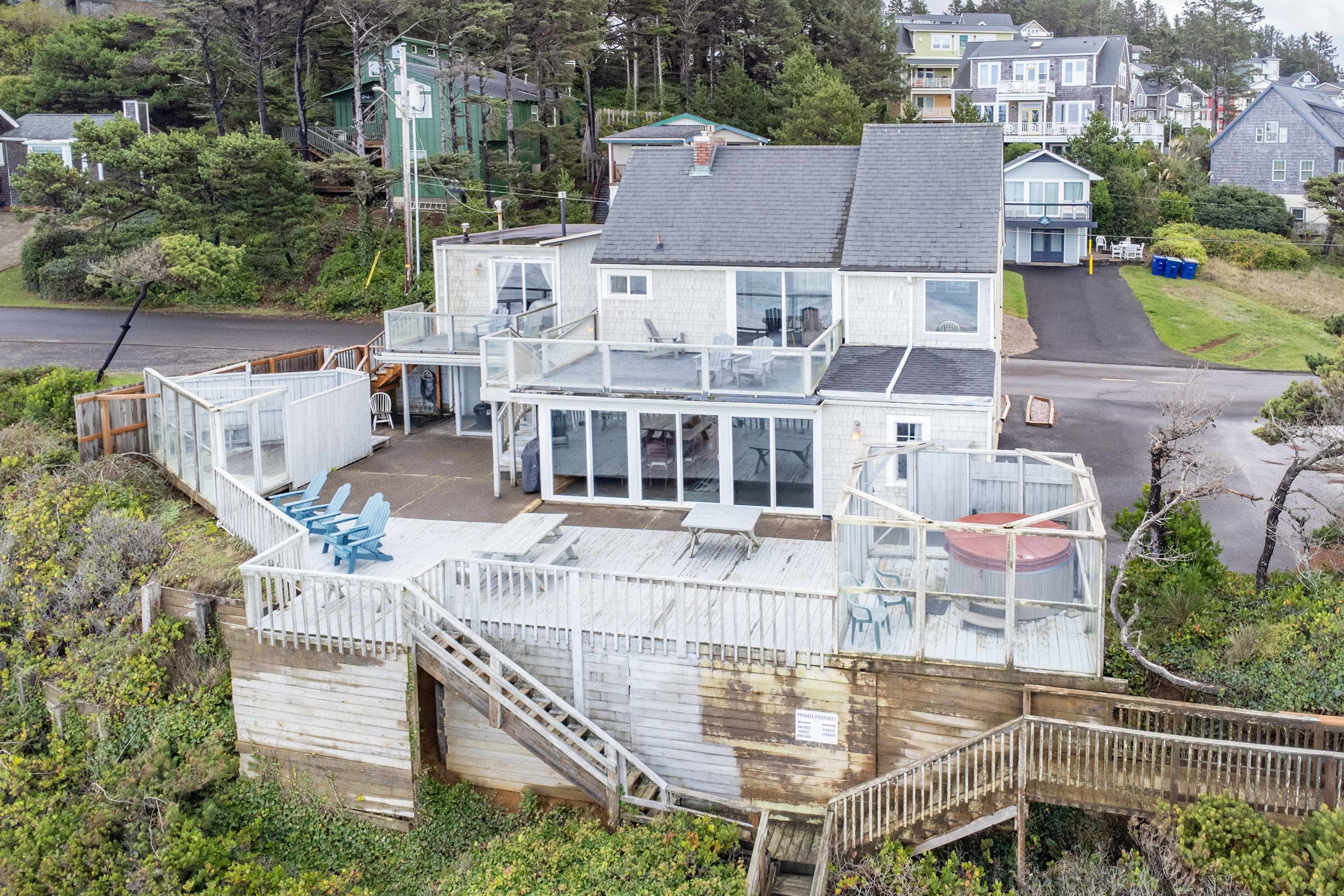 Ocean + Beach + Hot Tub | Nelscott Anchor House