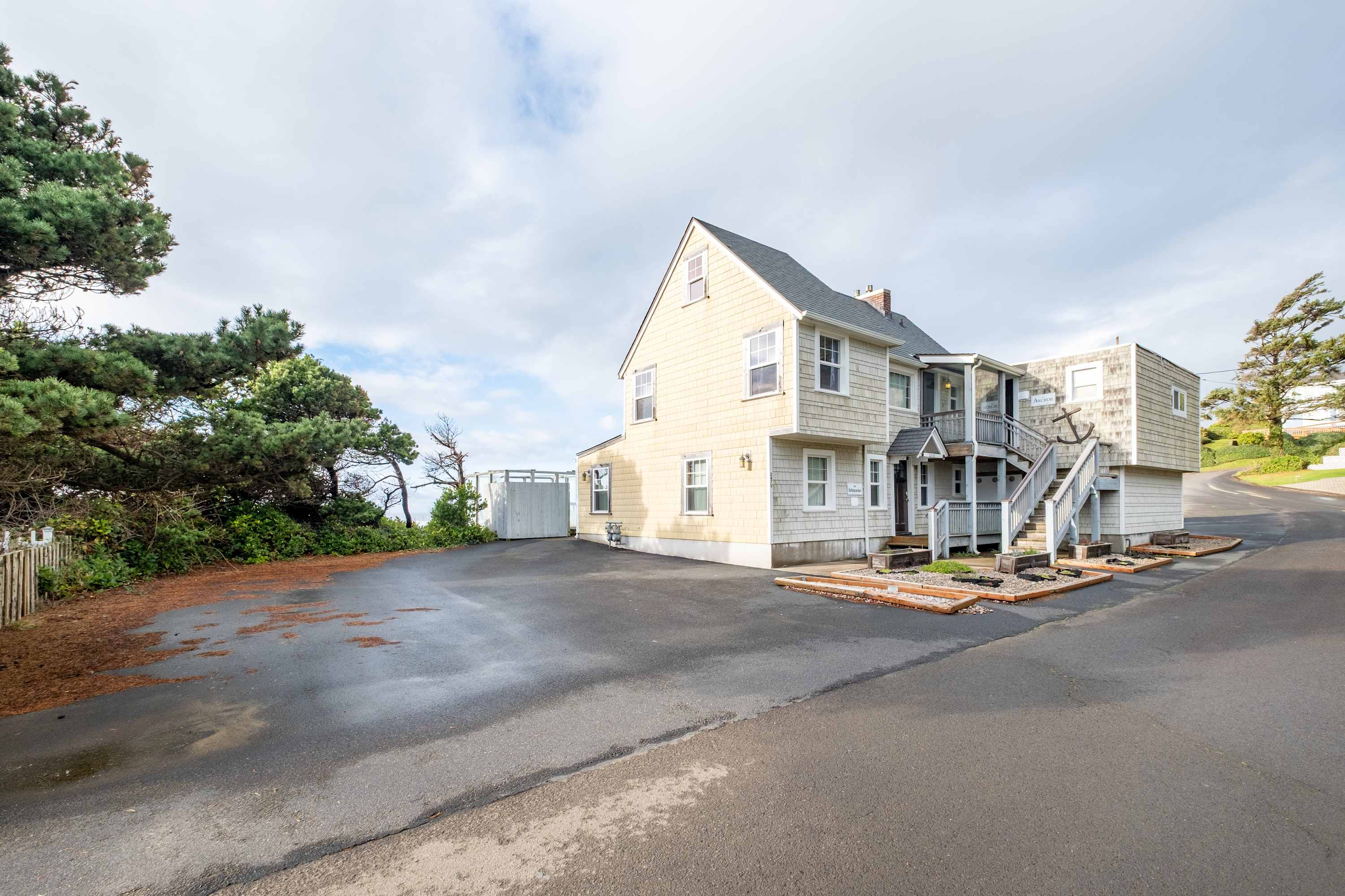Ocean + Beach + Hot Tub | Nelscott Anchor House