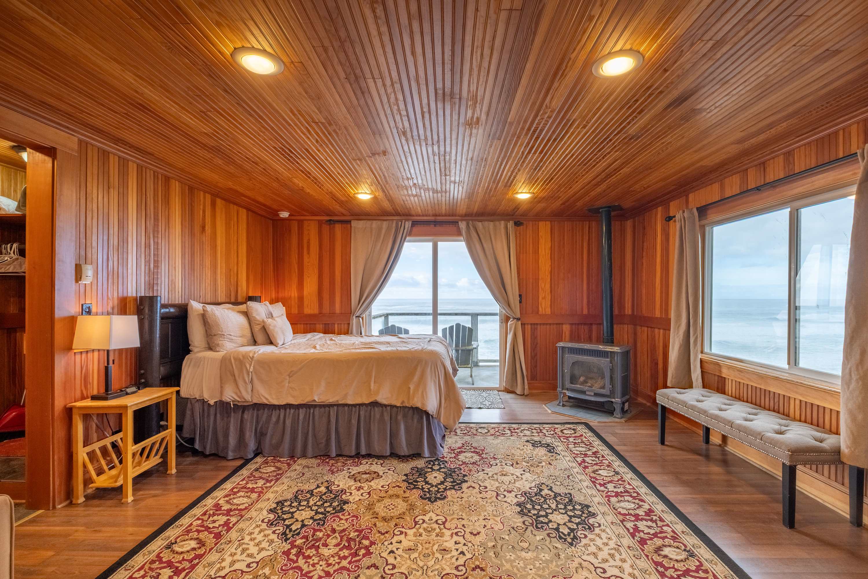 Ocean + Beach + Hot Tub | Nelscott Anchor House