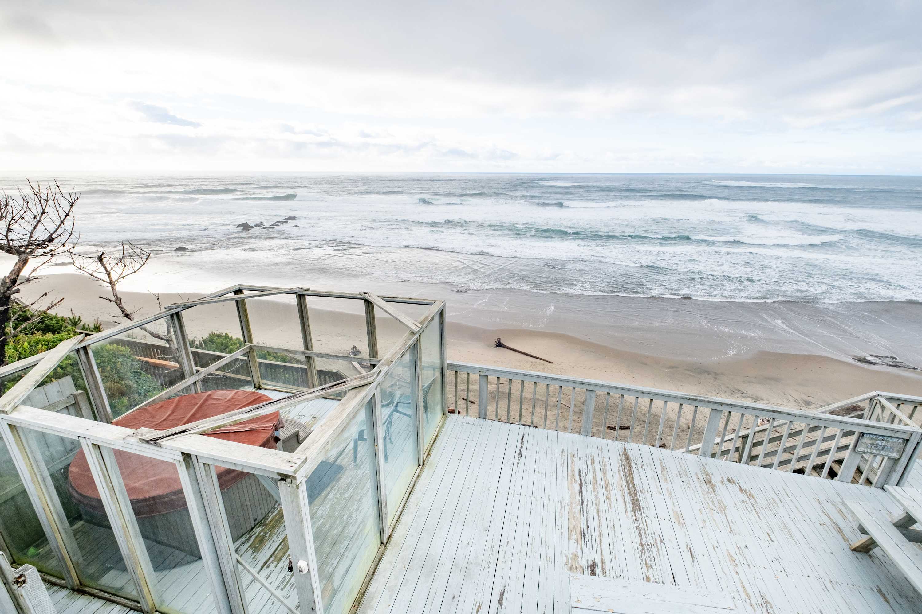 Ocean + Beach + Hot Tub | Nelscott Anchor House
