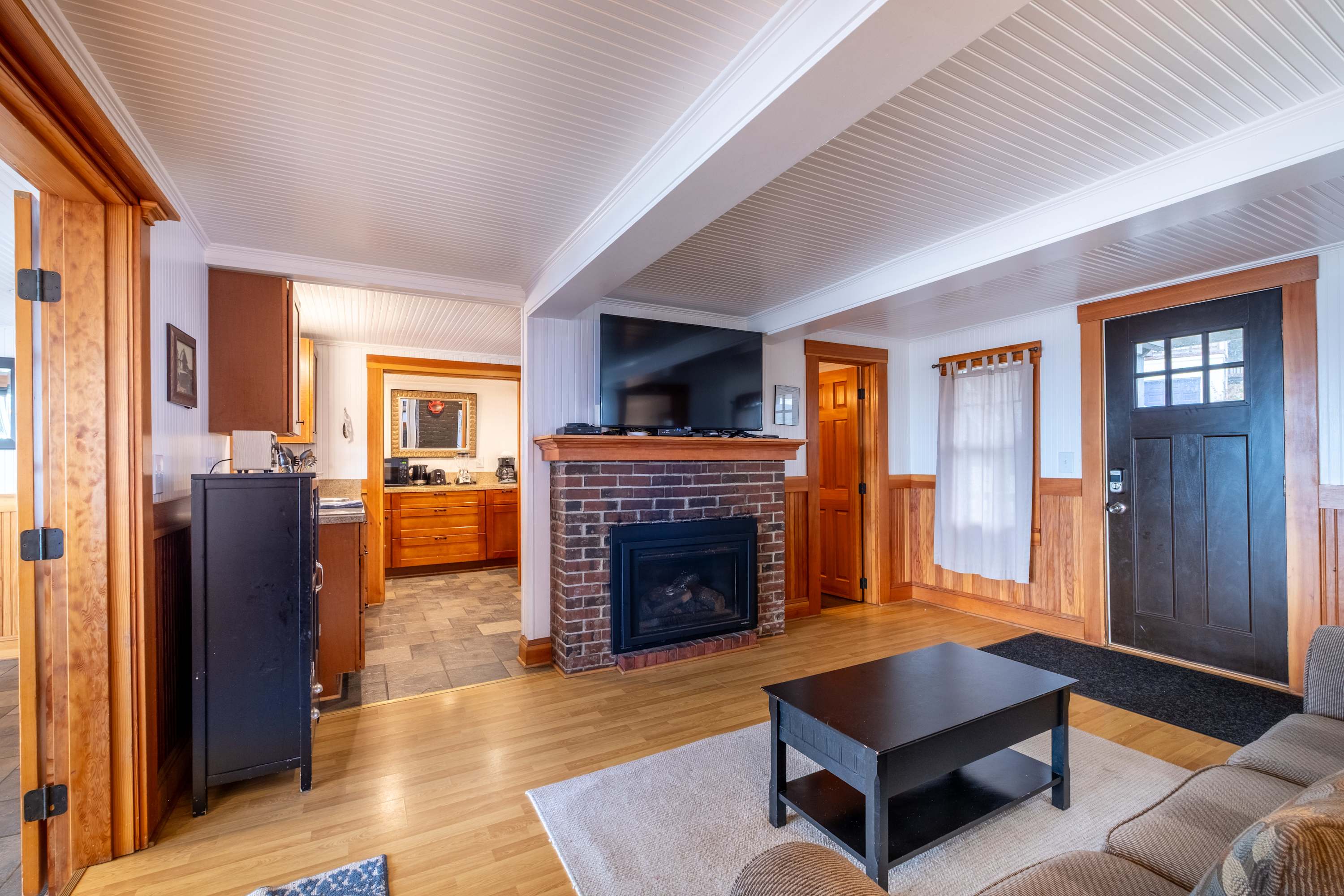 Ocean + Beach + Hot Tub | Nelscott Anchor House