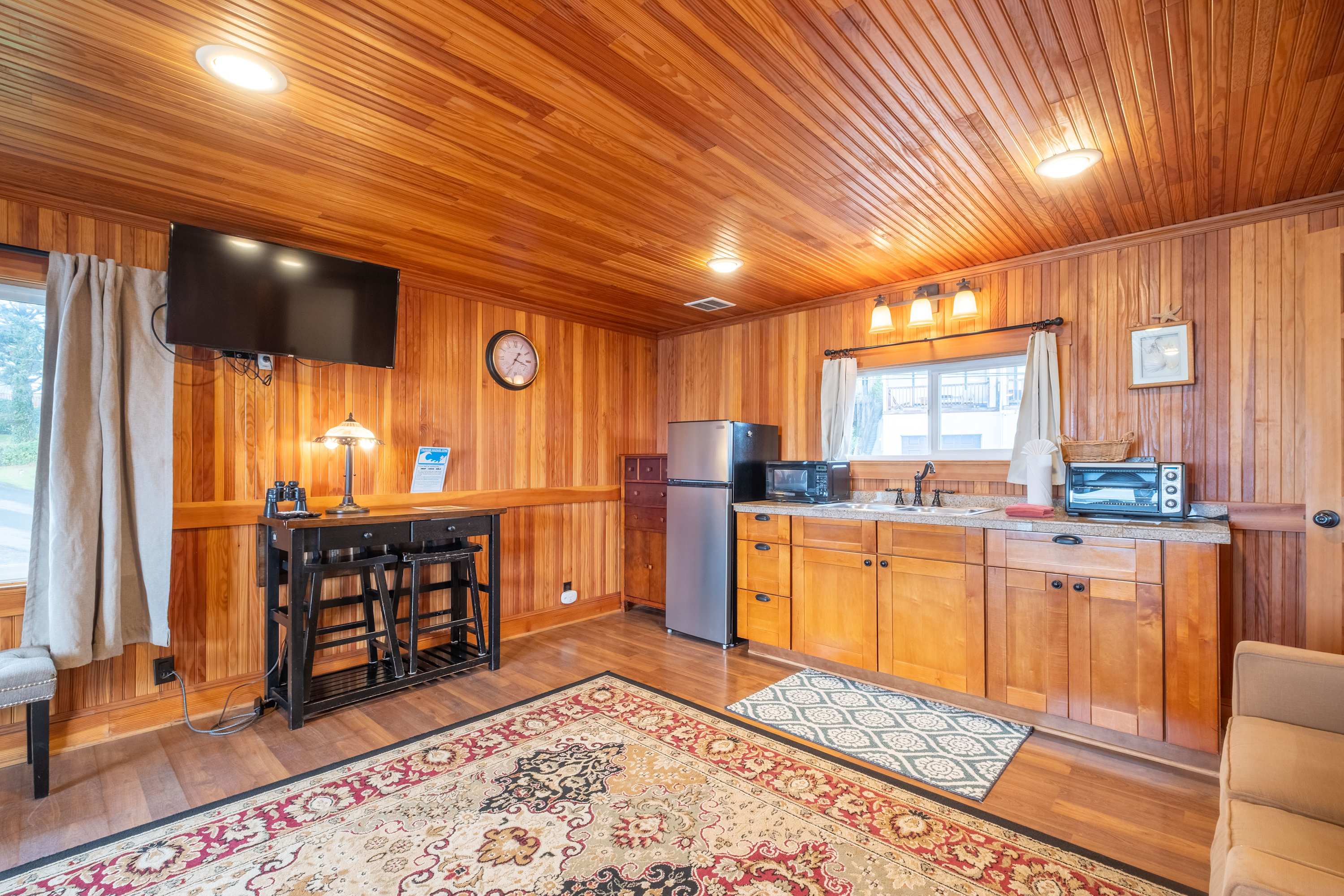 Ocean + Beach + Hot Tub | Nelscott Anchor House