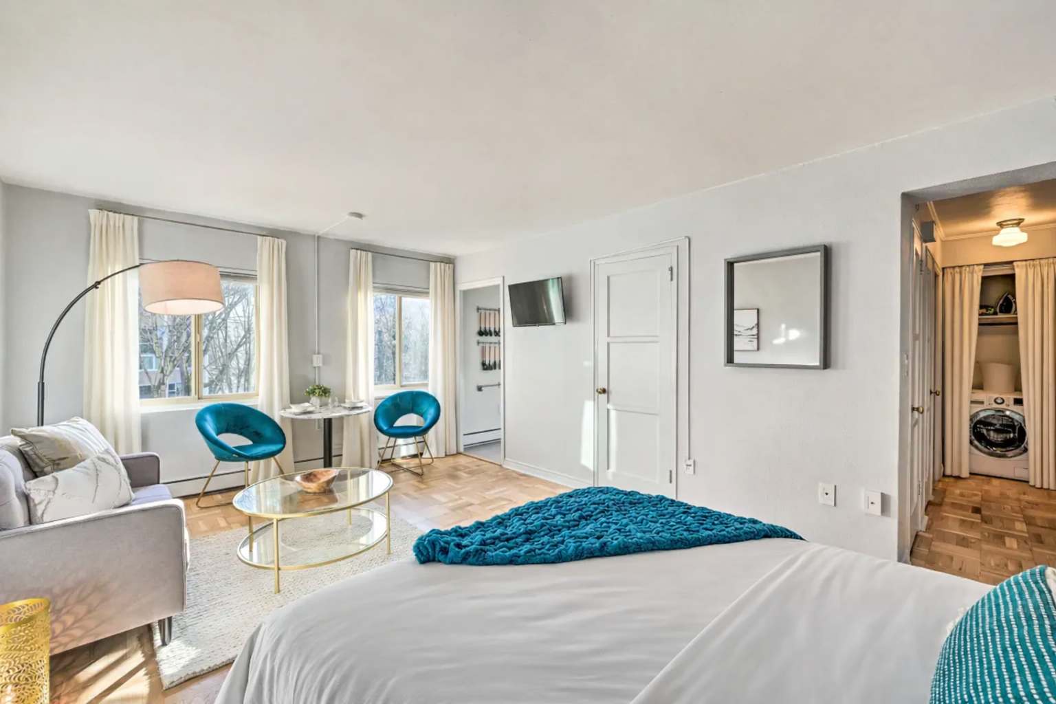 Stylish Seattle Studio with Rooftop Decks 6