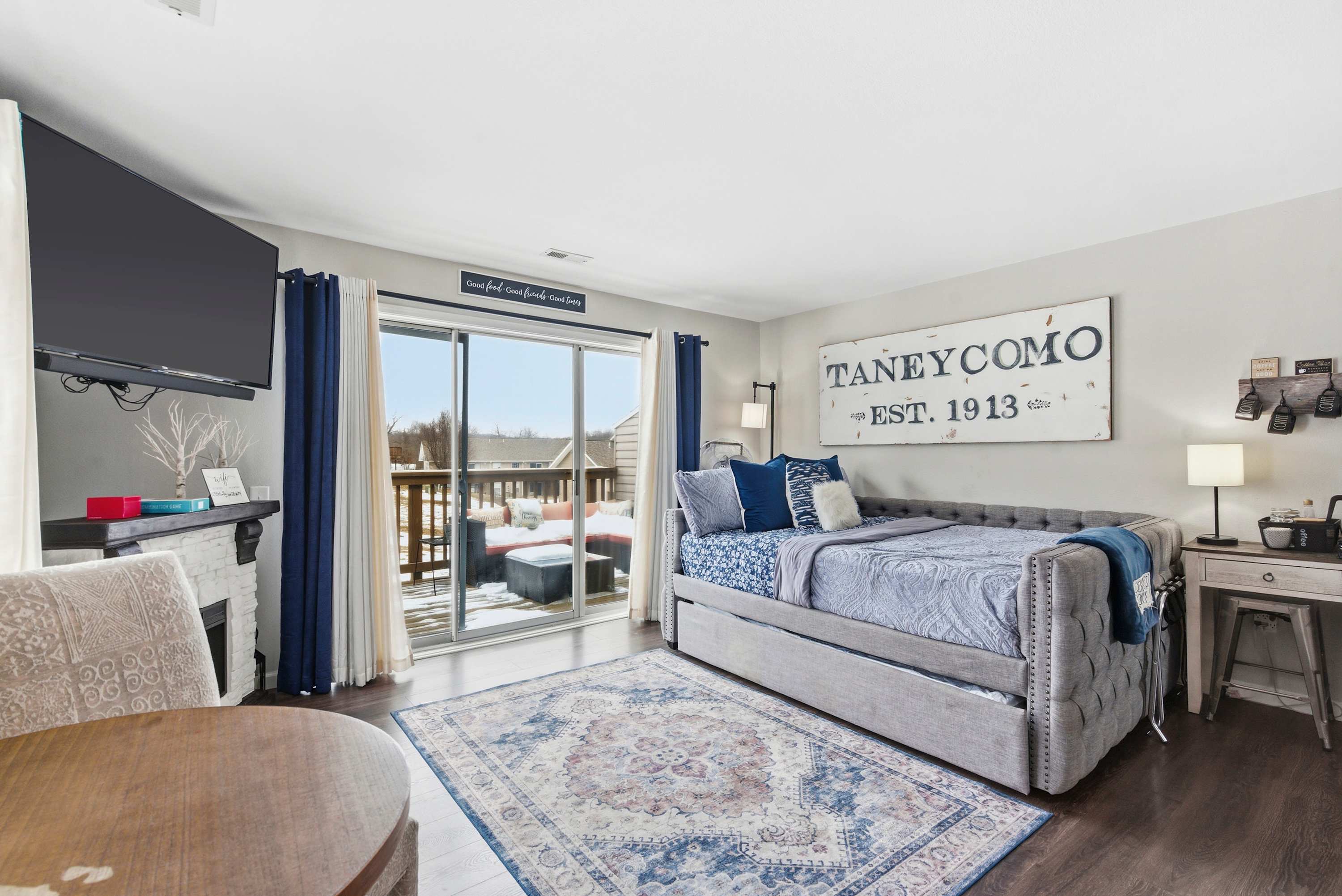 TaneyCoMo Topia Quaint Studio