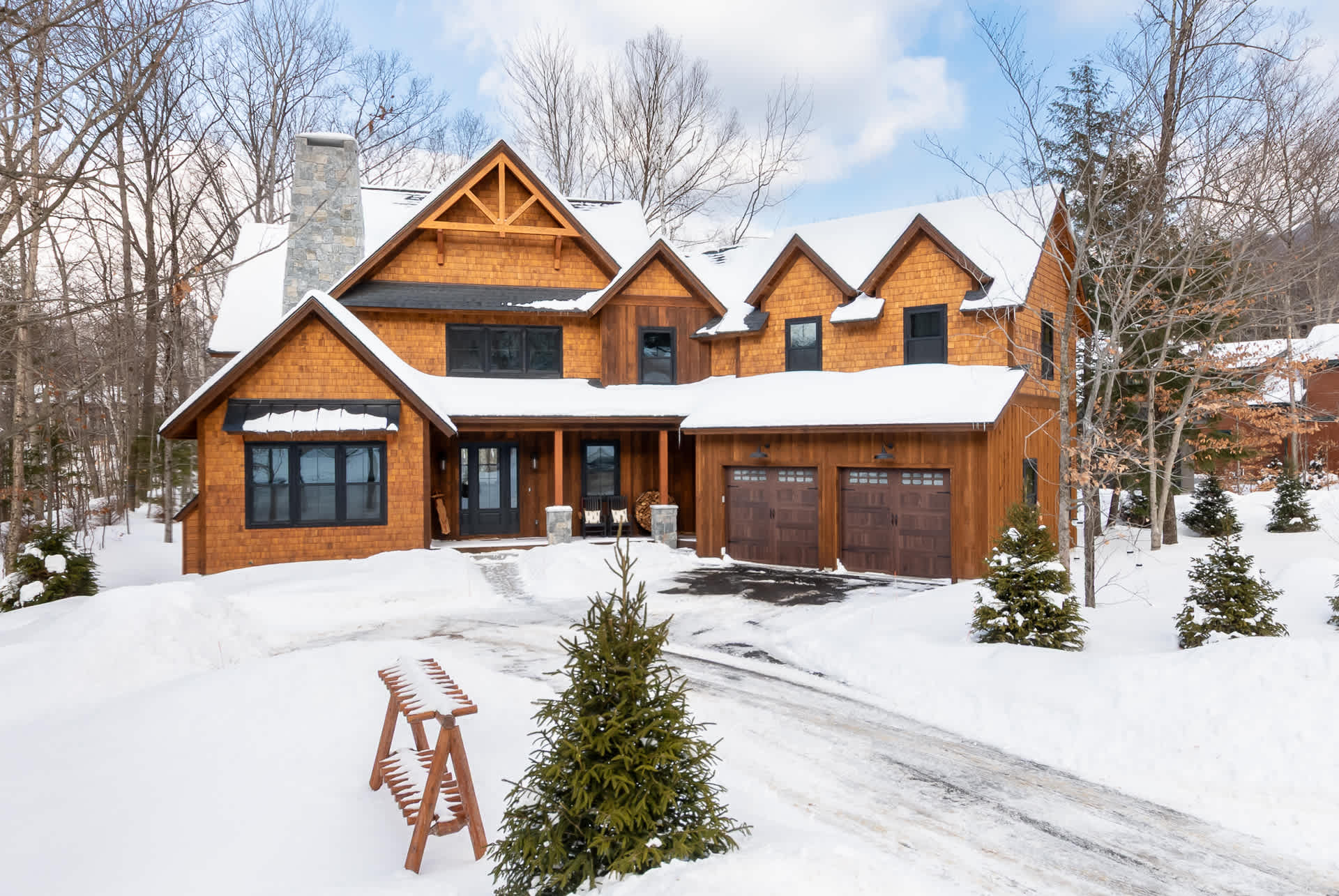 Slopeside Ski-On/Ski-Off Home – Steps to the Lift! — Lincoln, NH — vacation rental