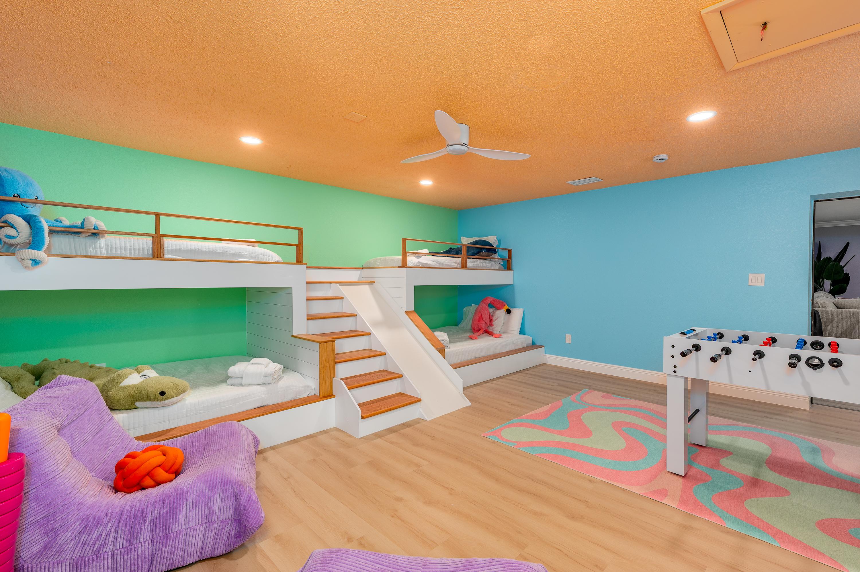 Family retreat w/pool, putting green & cornhole