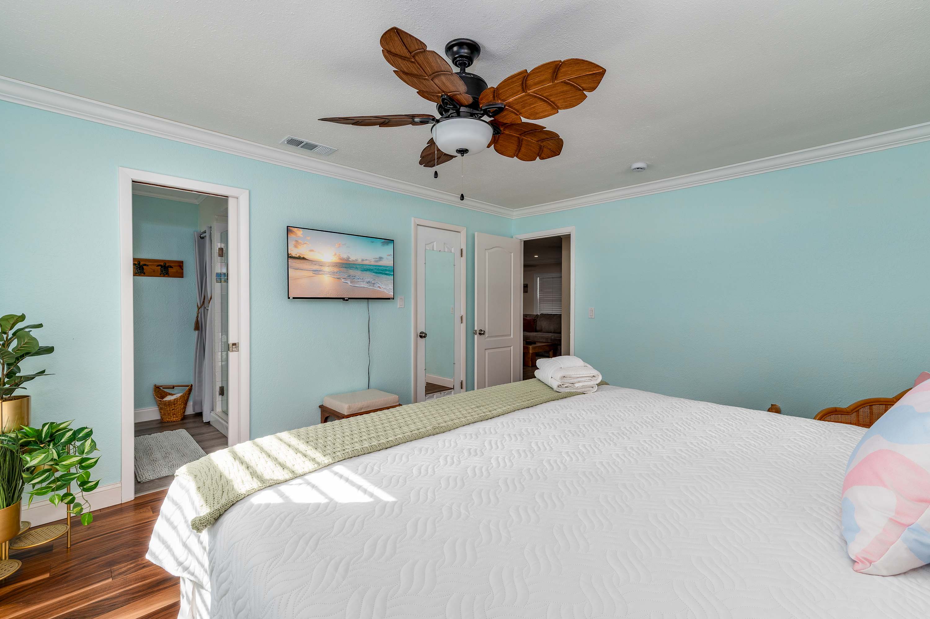 Family retreat w/pool, putting green & cornhole