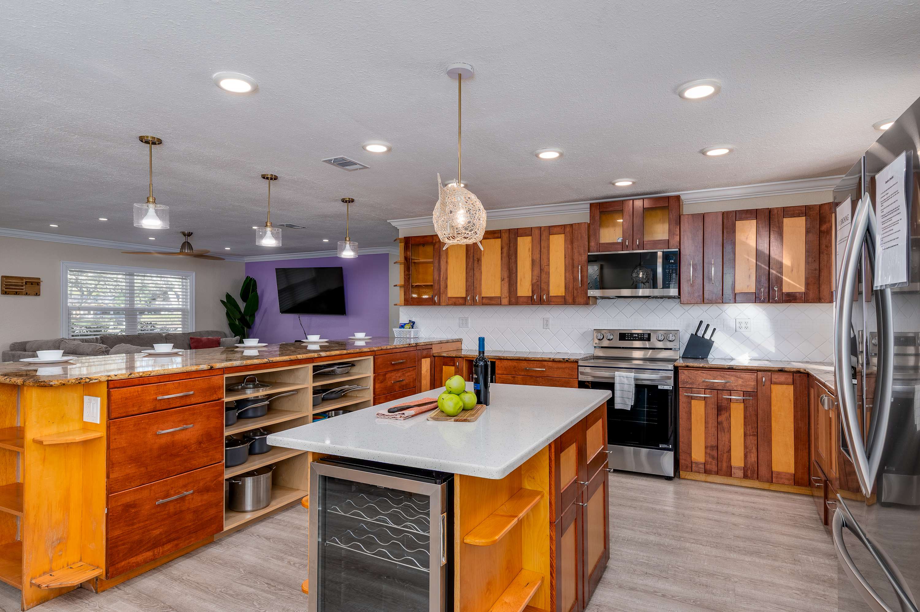 Family retreat w/pool, putting green & cornhole