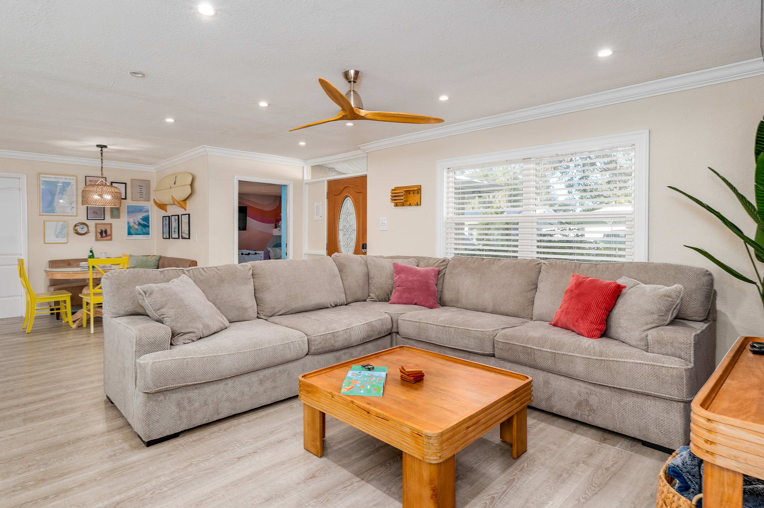 Family retreat w/pool, putting green & cornhole