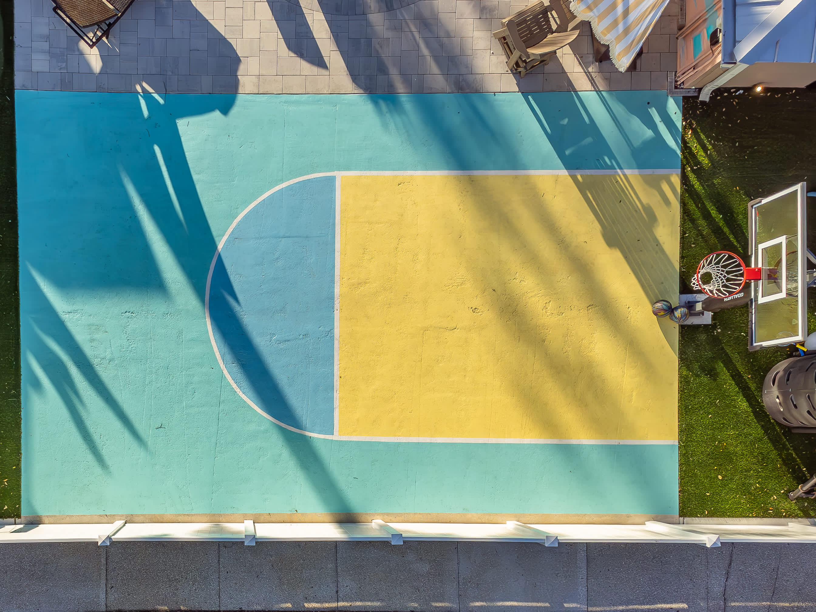 Family retreat w/pool, putting green & cornhole