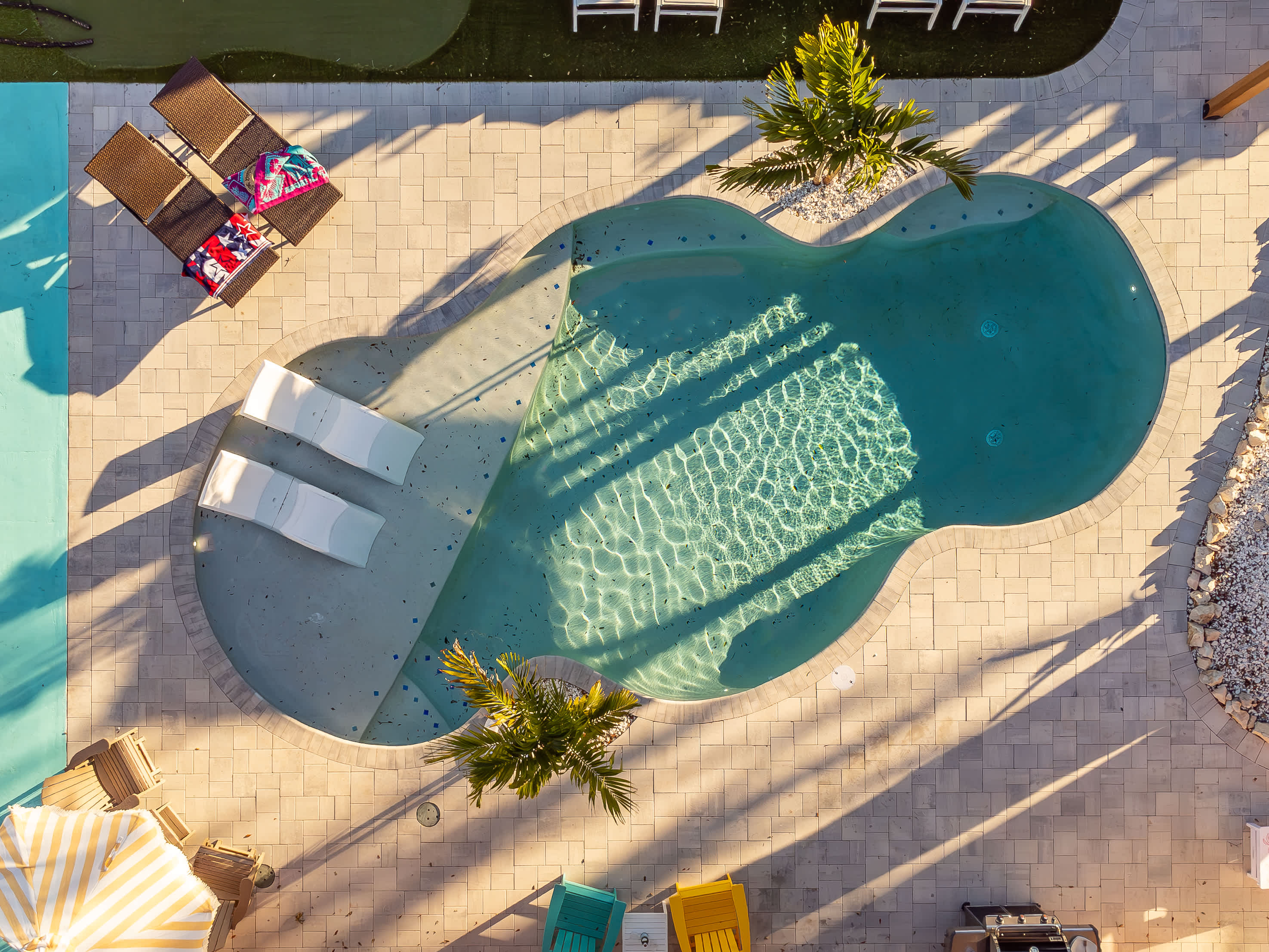 Family retreat w/pool, putting green & cornhole