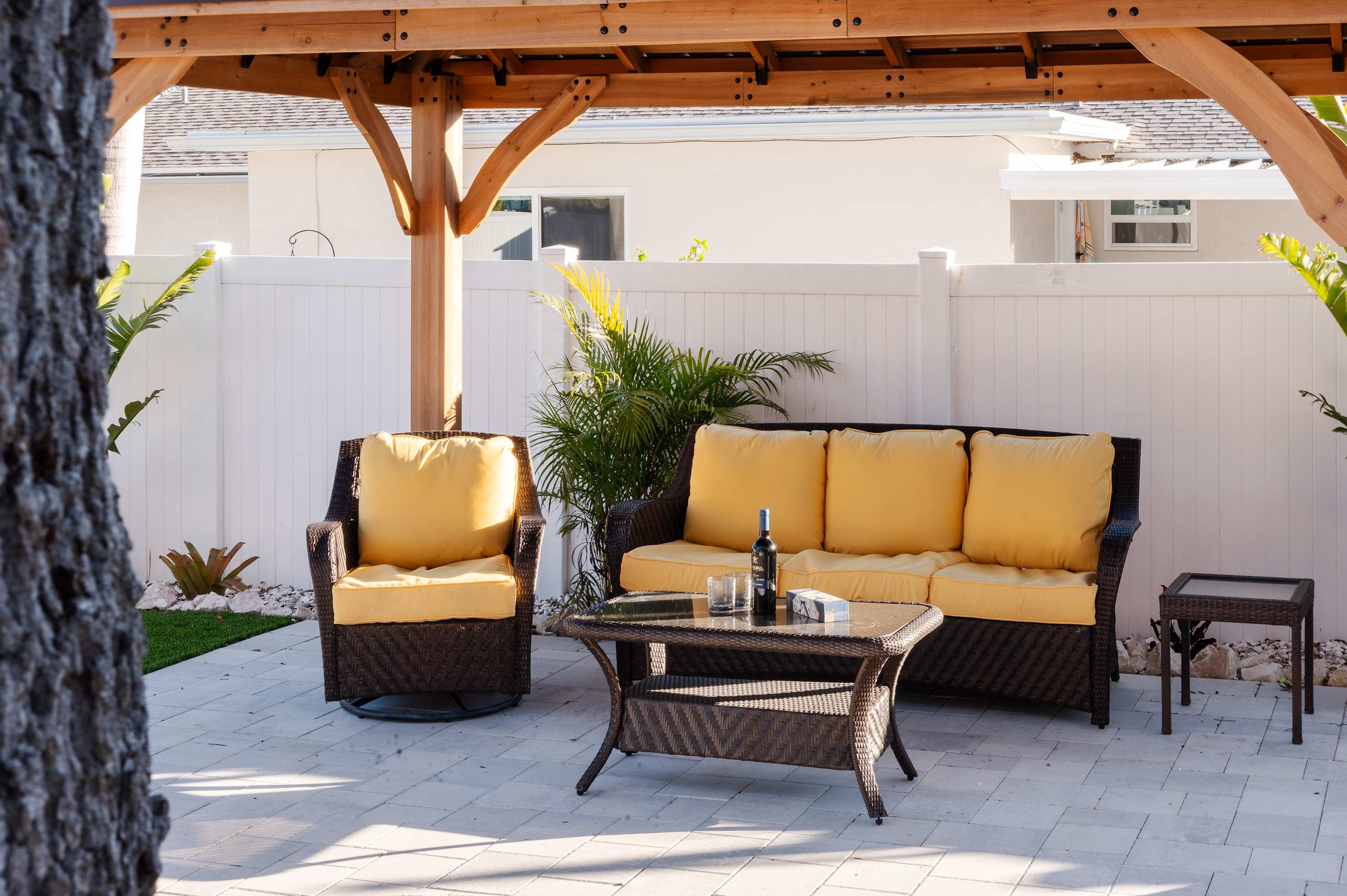 Family retreat w/pool, putting green & cornhole