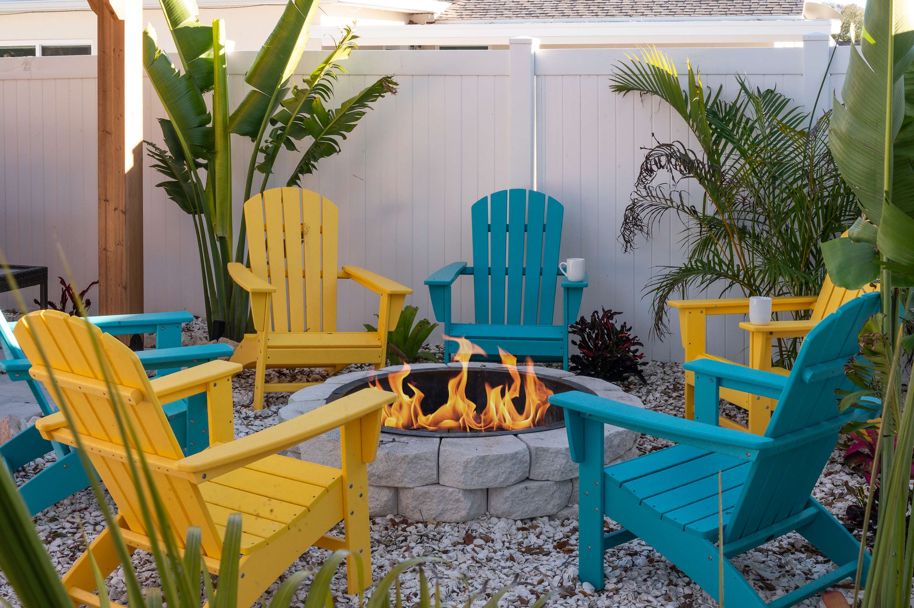 Family retreat w/pool, putting green & cornhole