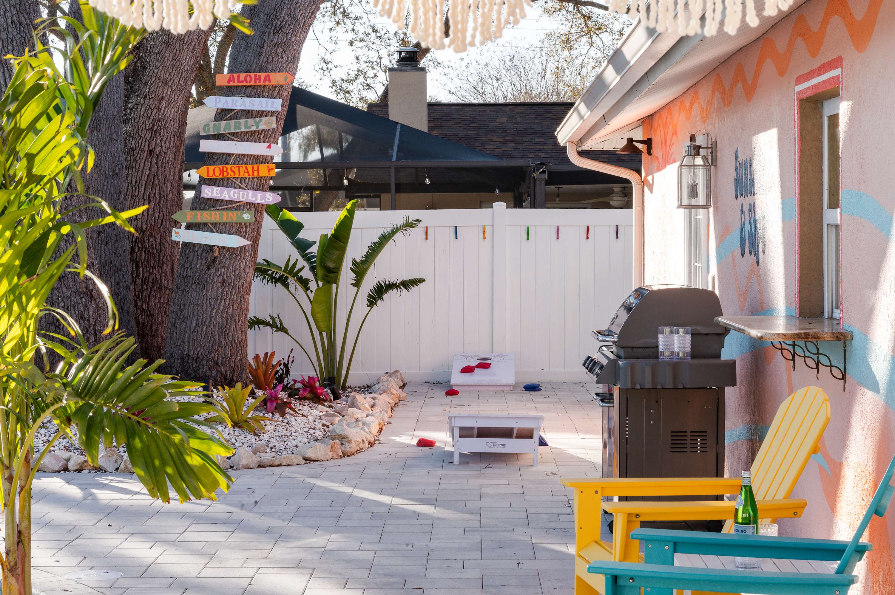 Family retreat w/pool, putting green & cornhole