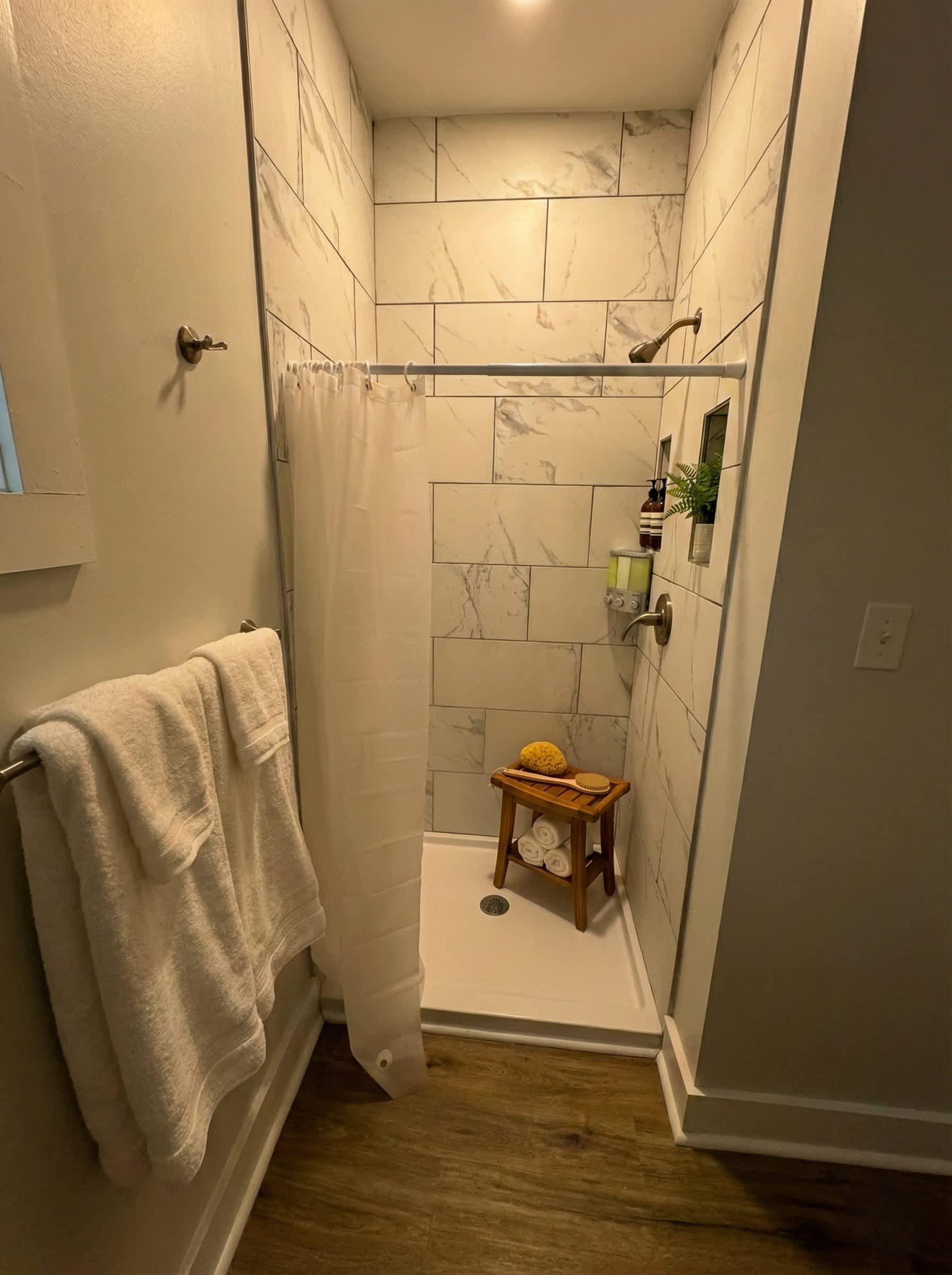 Stylish Retreat with King Bed & Fast WiFi 6