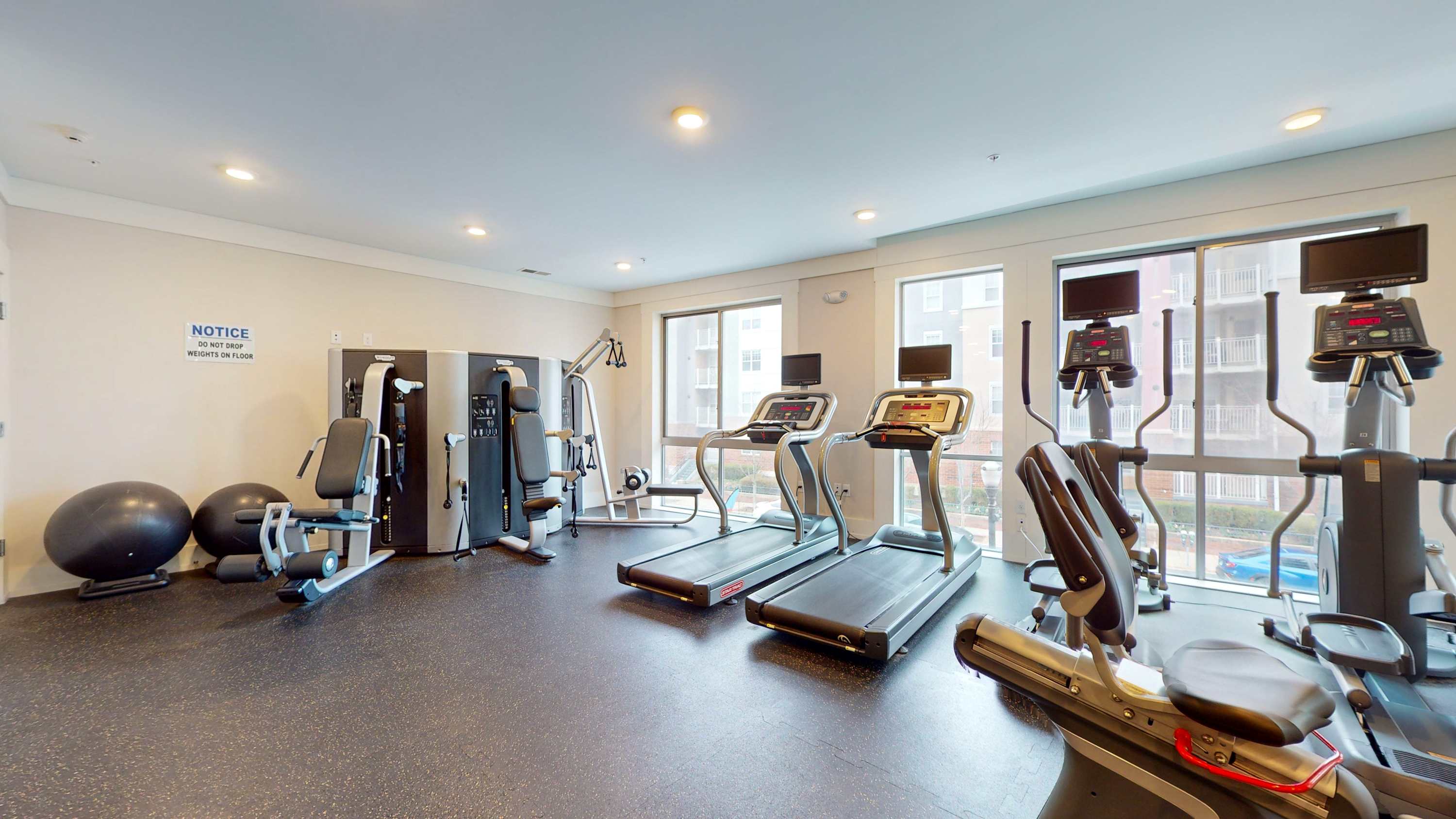 Comfort Meets Convenience Parking, Gym, Near Nyc - Stamford, CT