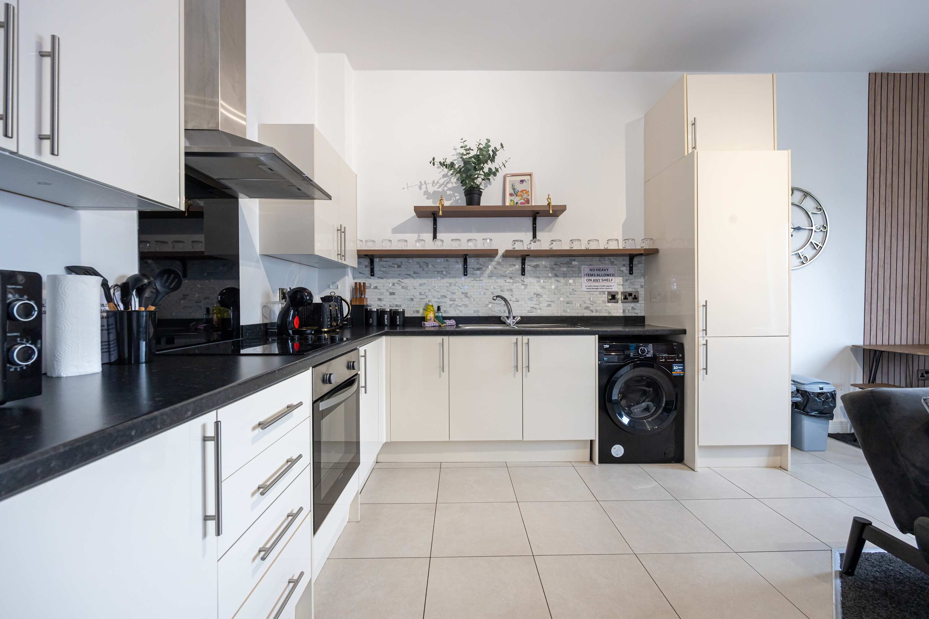 Spacious 2 bed apt near Media City and Old Trafford in Quay House M5 3NR - Property image 5 - VivreStays
