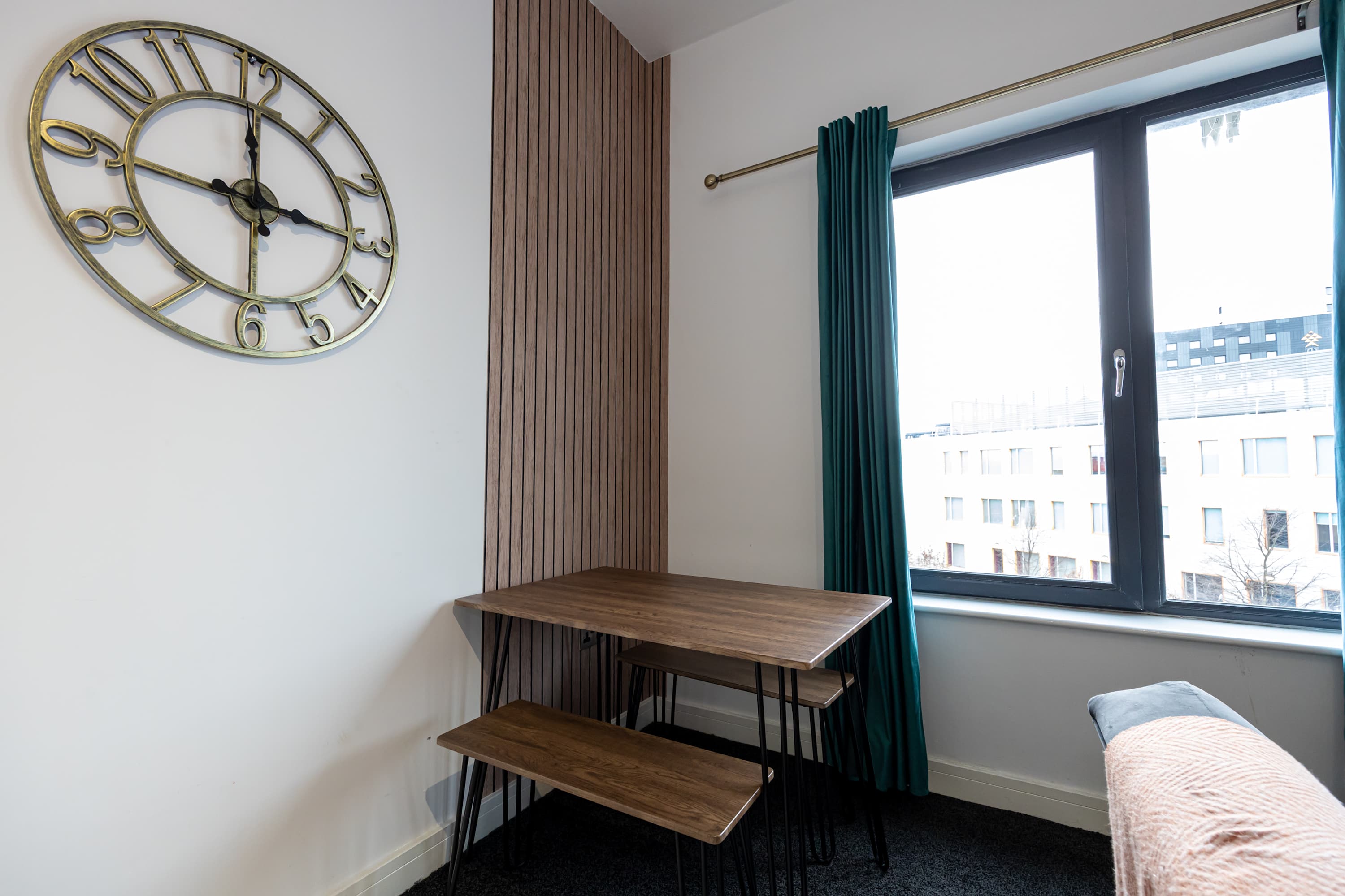 Spacious 2 bed apt near Media City and Old Trafford in Quay House M5 3NR - Property image 24 - VivreStays