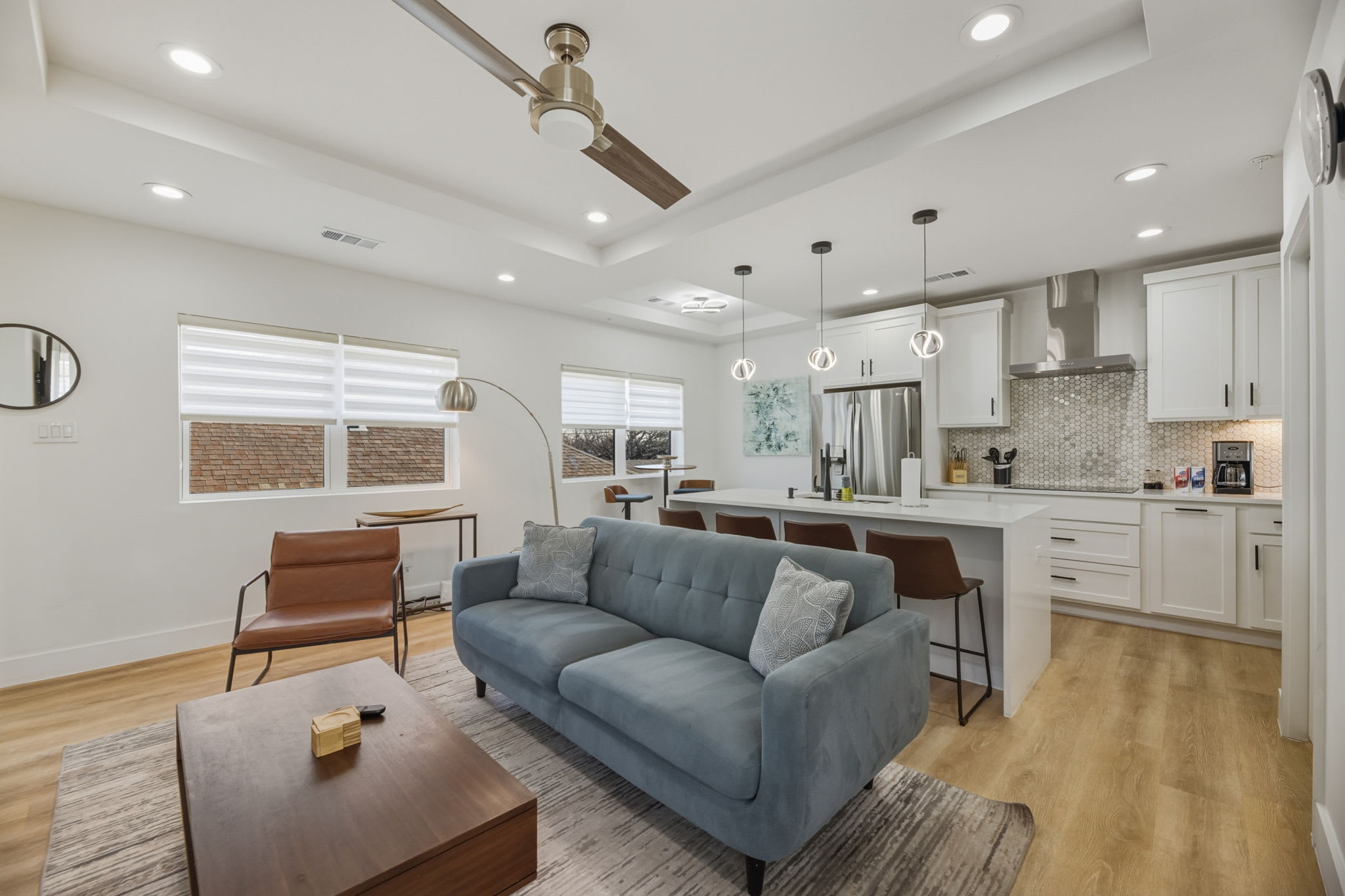 Dallas Townhouse Getaway: Rooftop, Backyard & Garage