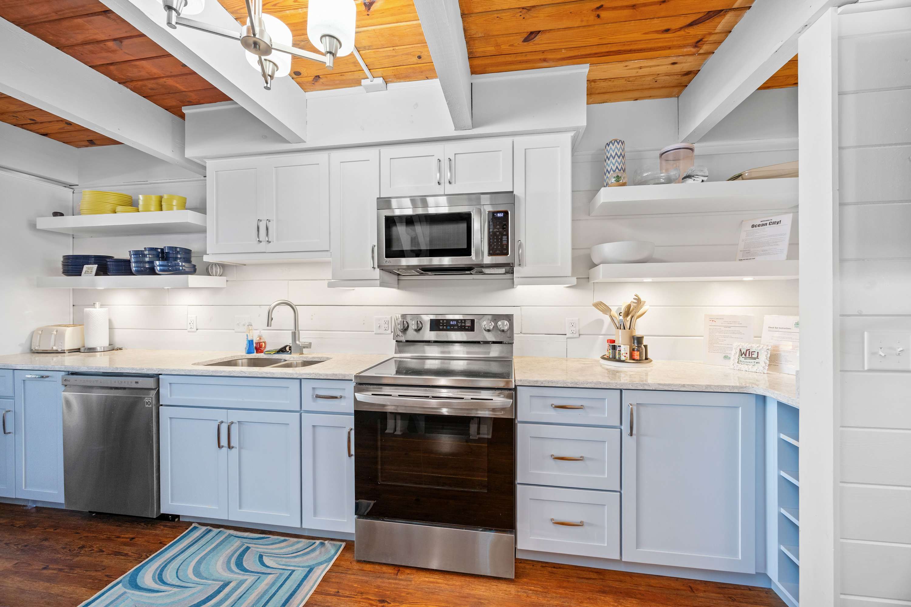 67th Ocean Block 4 BR Townhouse Sleeps 12, Pool — Ocean City, MD — vacation rental