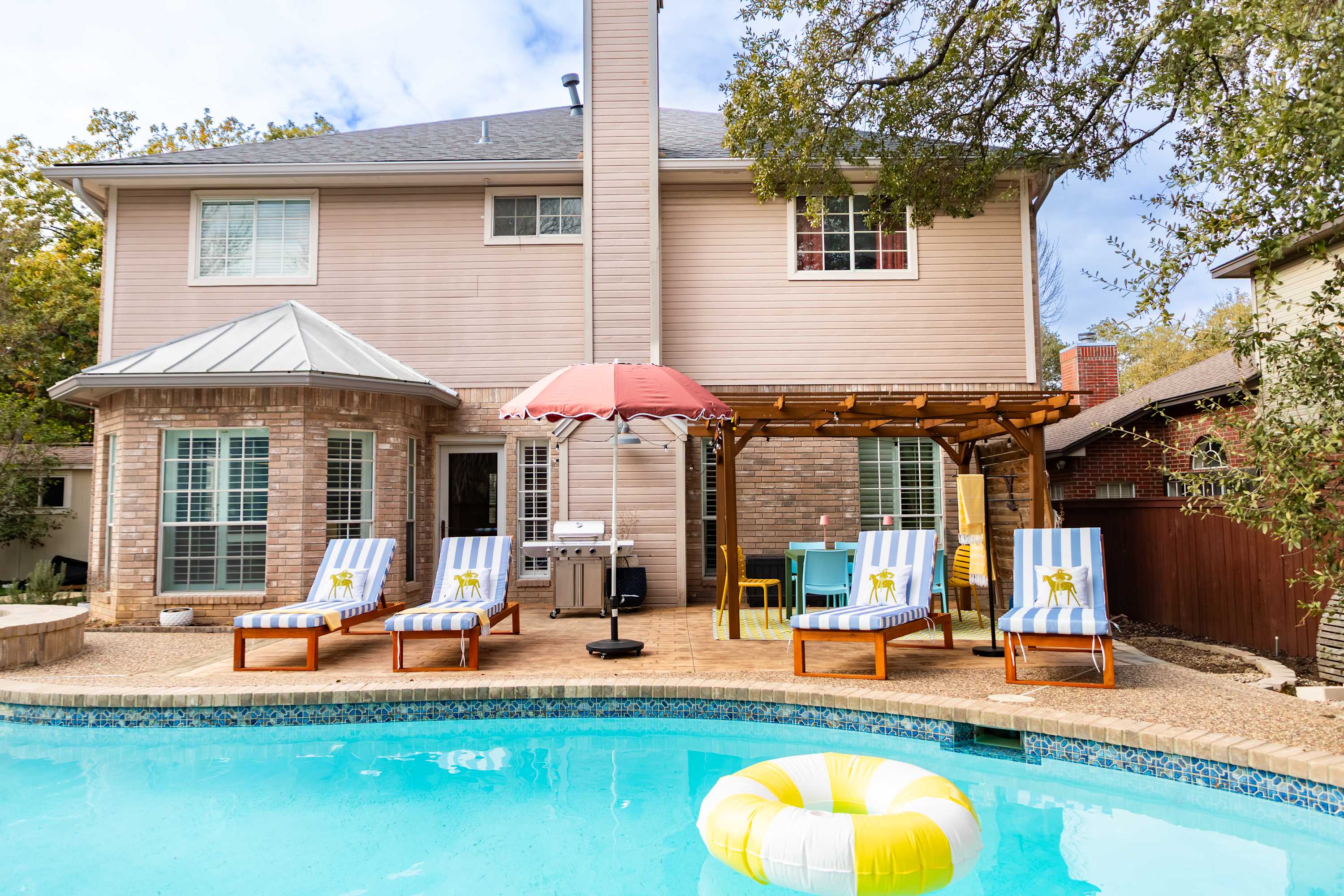 Upscale Escape • Pool, Hot Tub, Game Room, Firepit