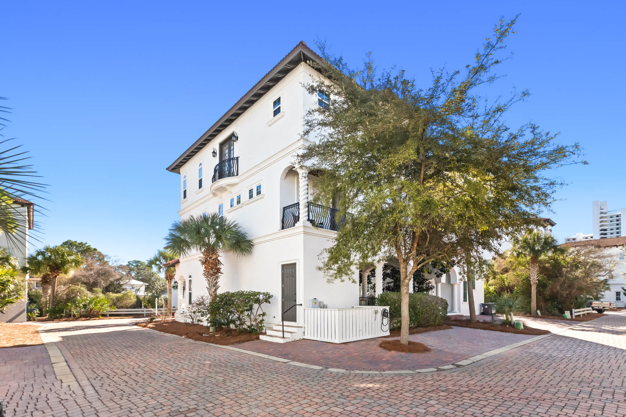 Private Pool in a Gated Community 3