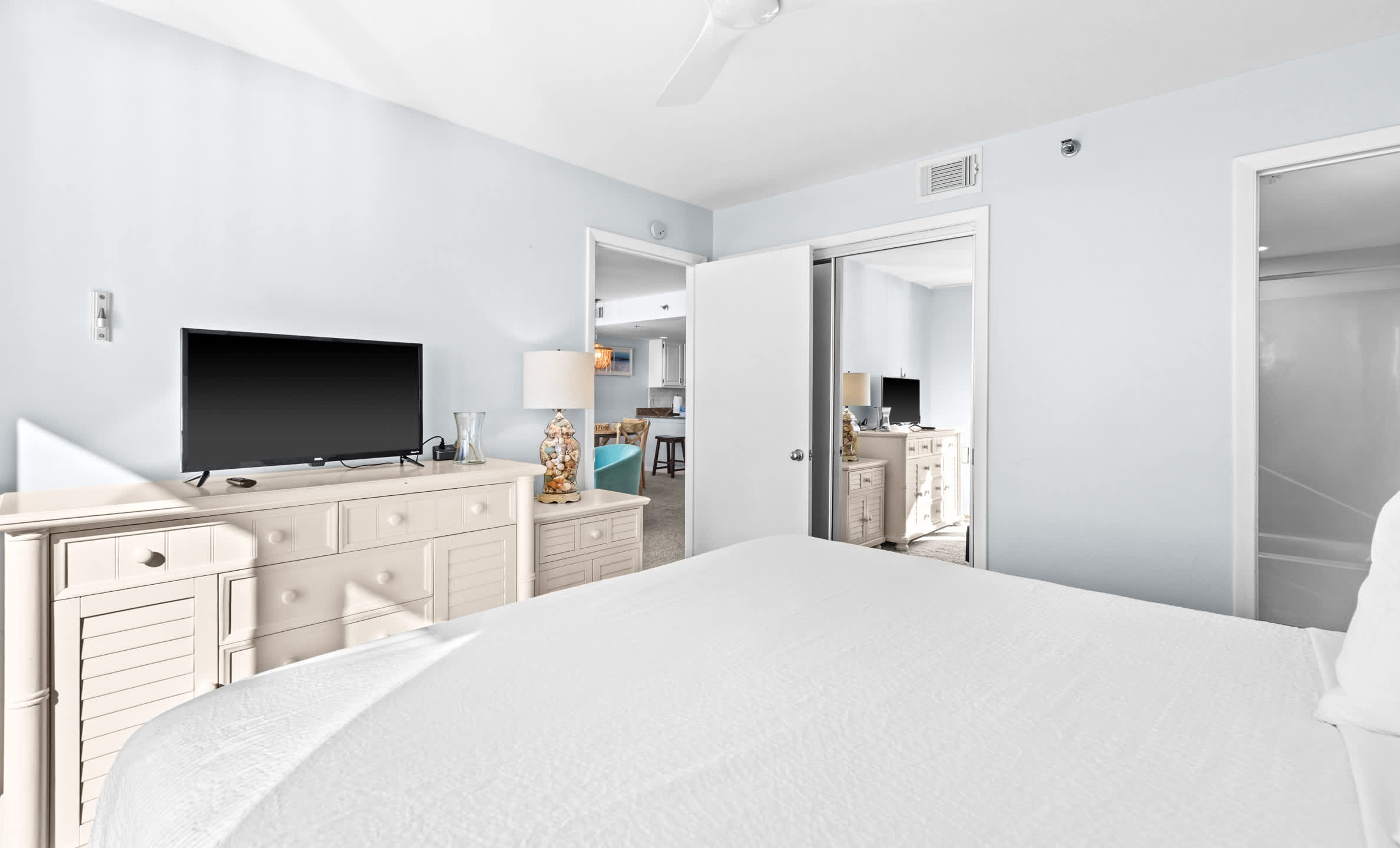 One Seagrove Place 0501 | Photo 16