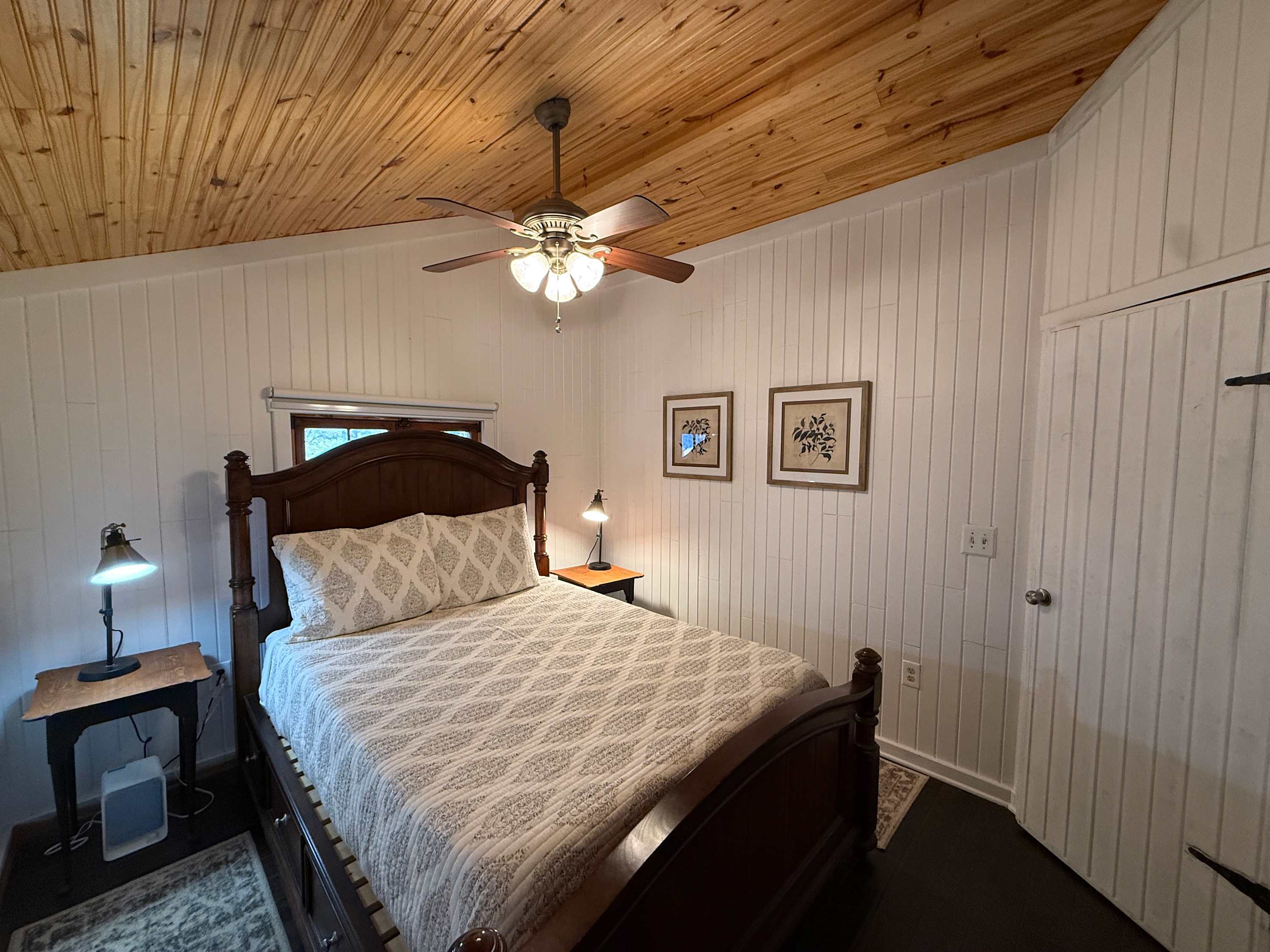 Log Cabin Retreat Two Cabins, One Stay 4