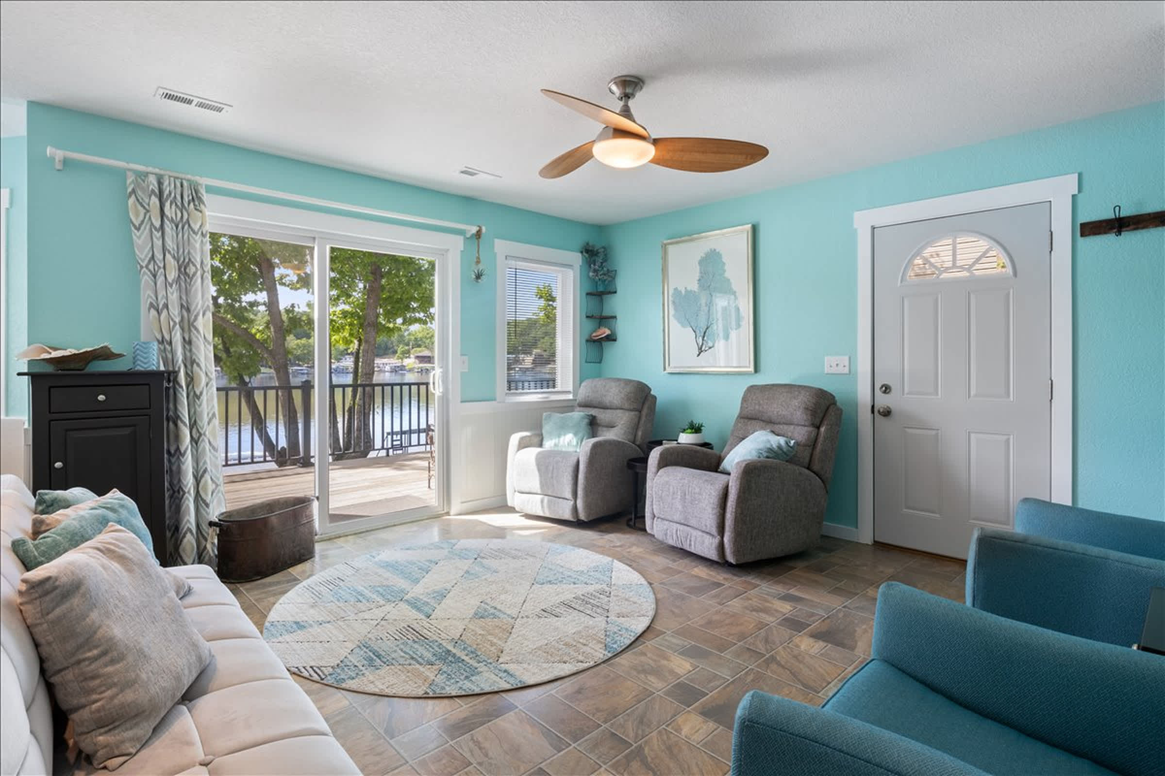 Lakeside Serenity Dock Days & Firepit Nights 7