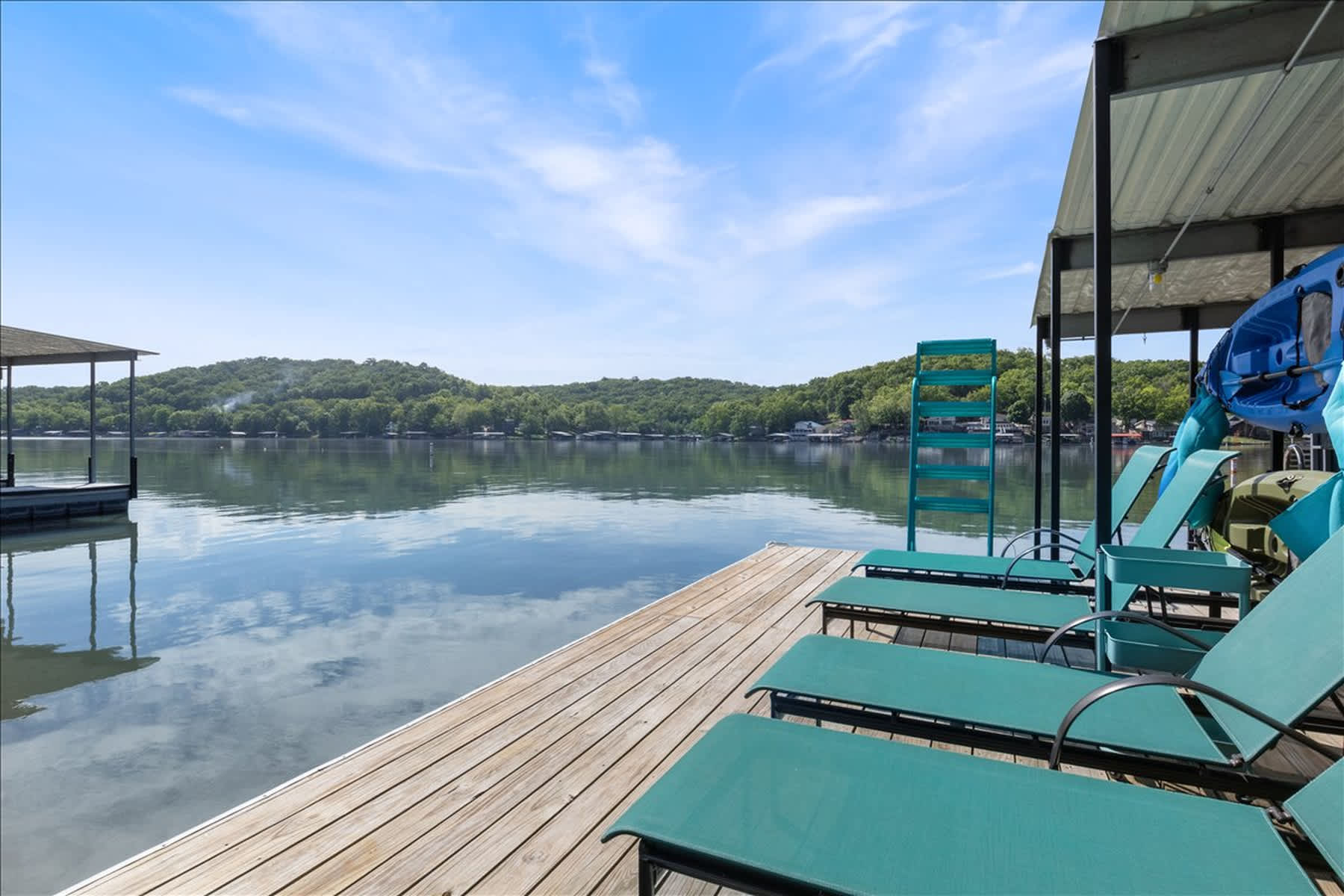 Lakeside Serenity Dock Days & Firepit Nights 4