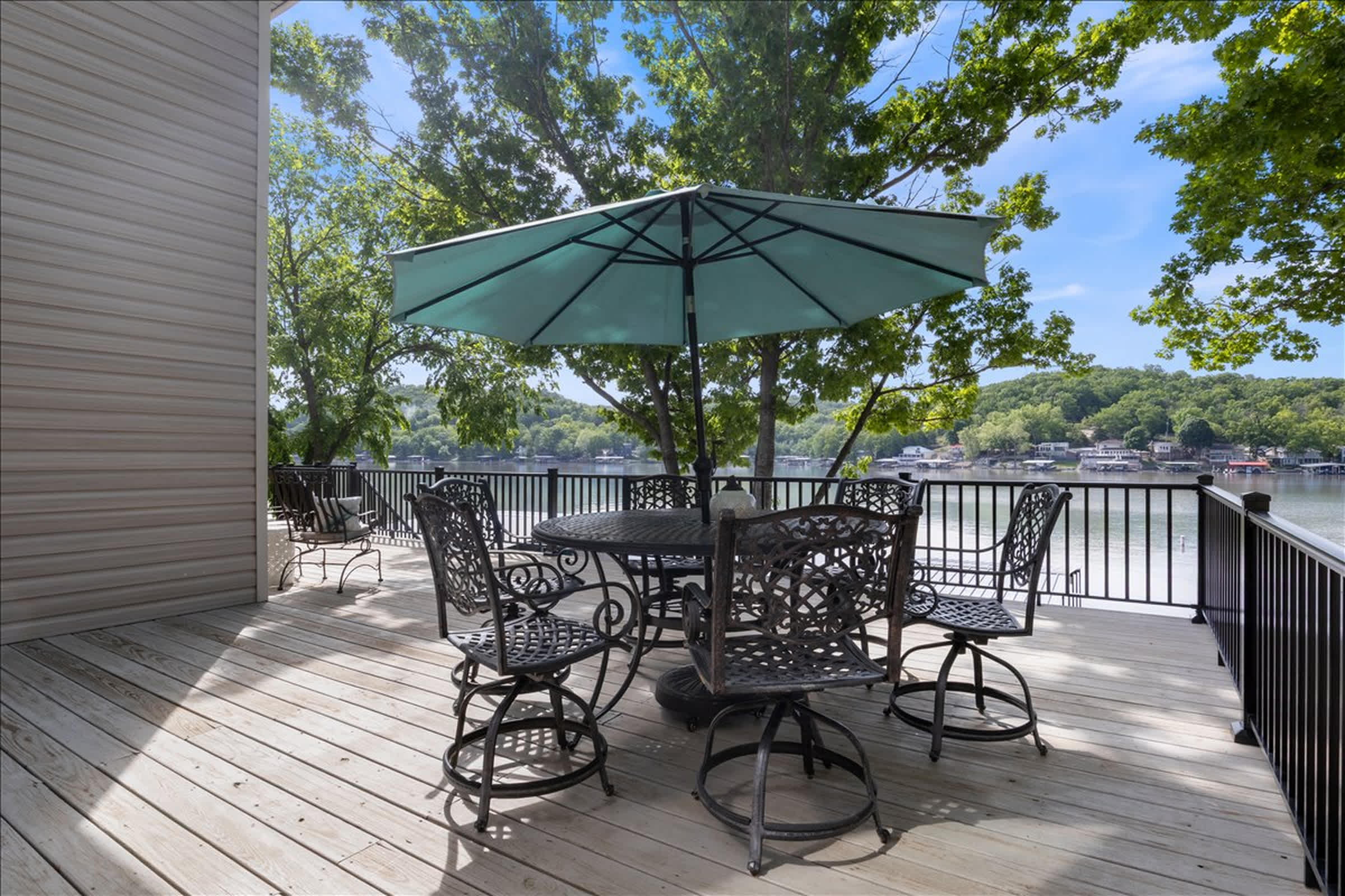 Lakeside Serenity Dock Days & Firepit Nights 3