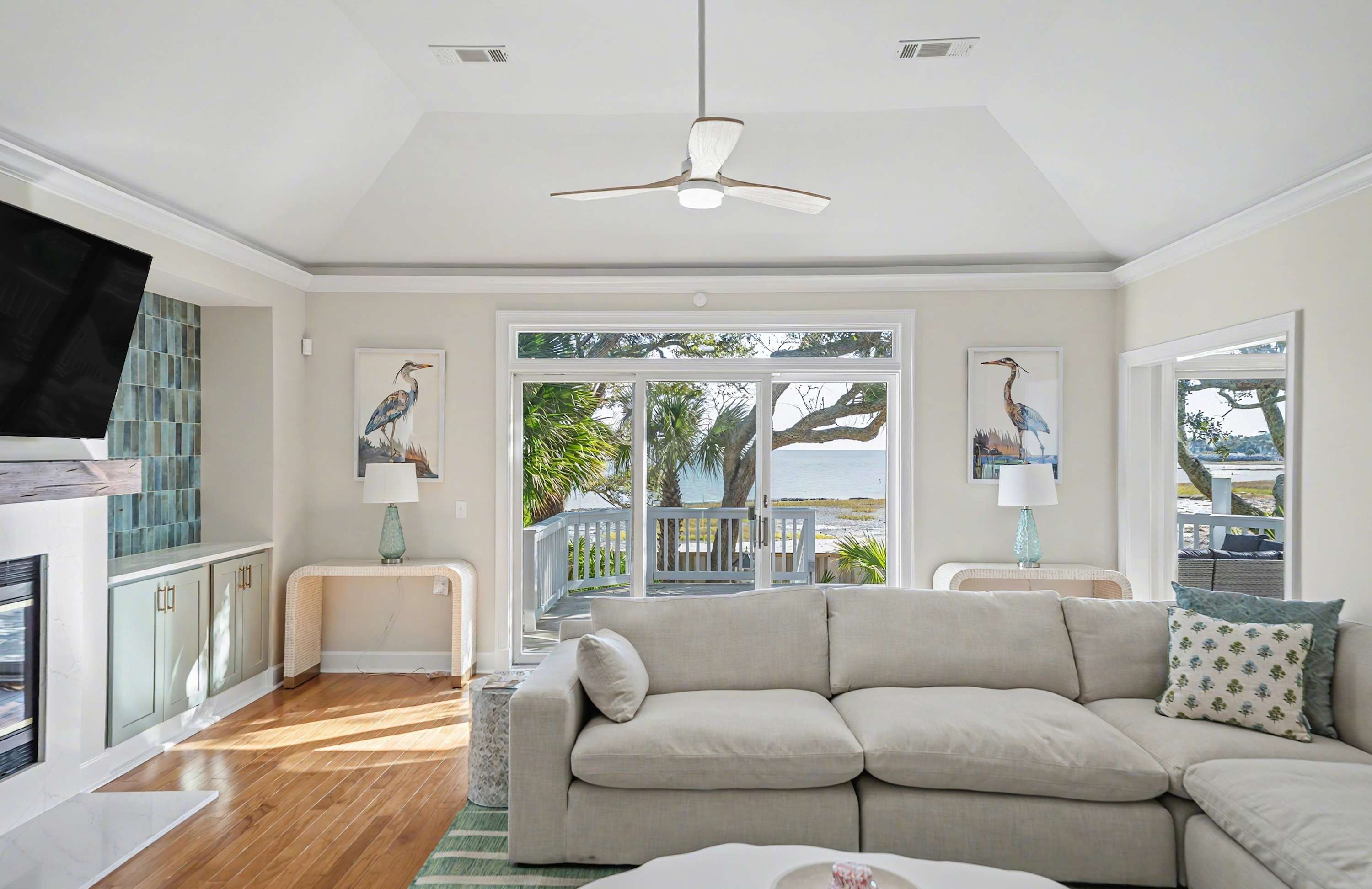 Main Living Room with Access out to Back Deck 