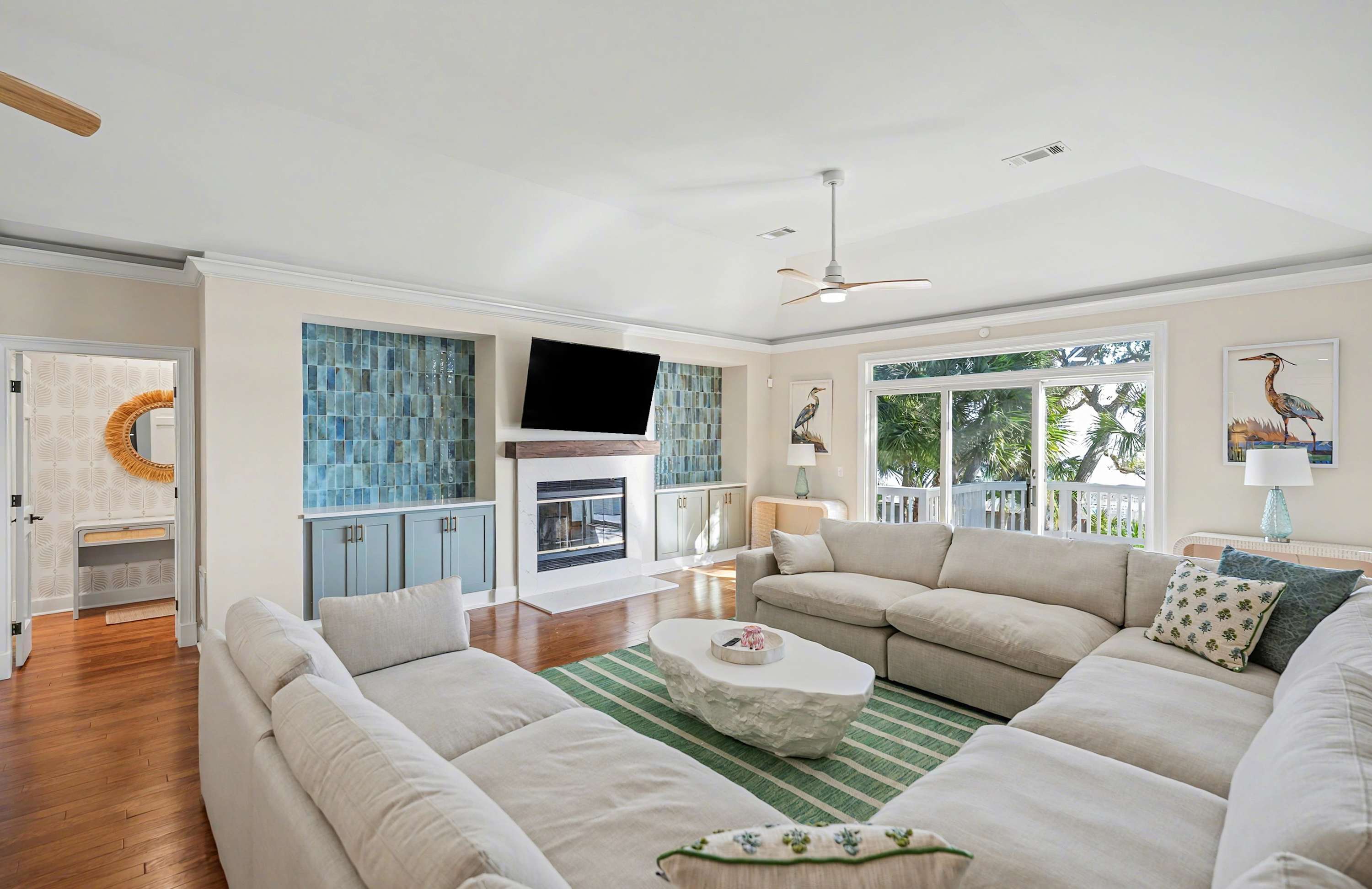 Main Living Room with Access out to Back Deck 