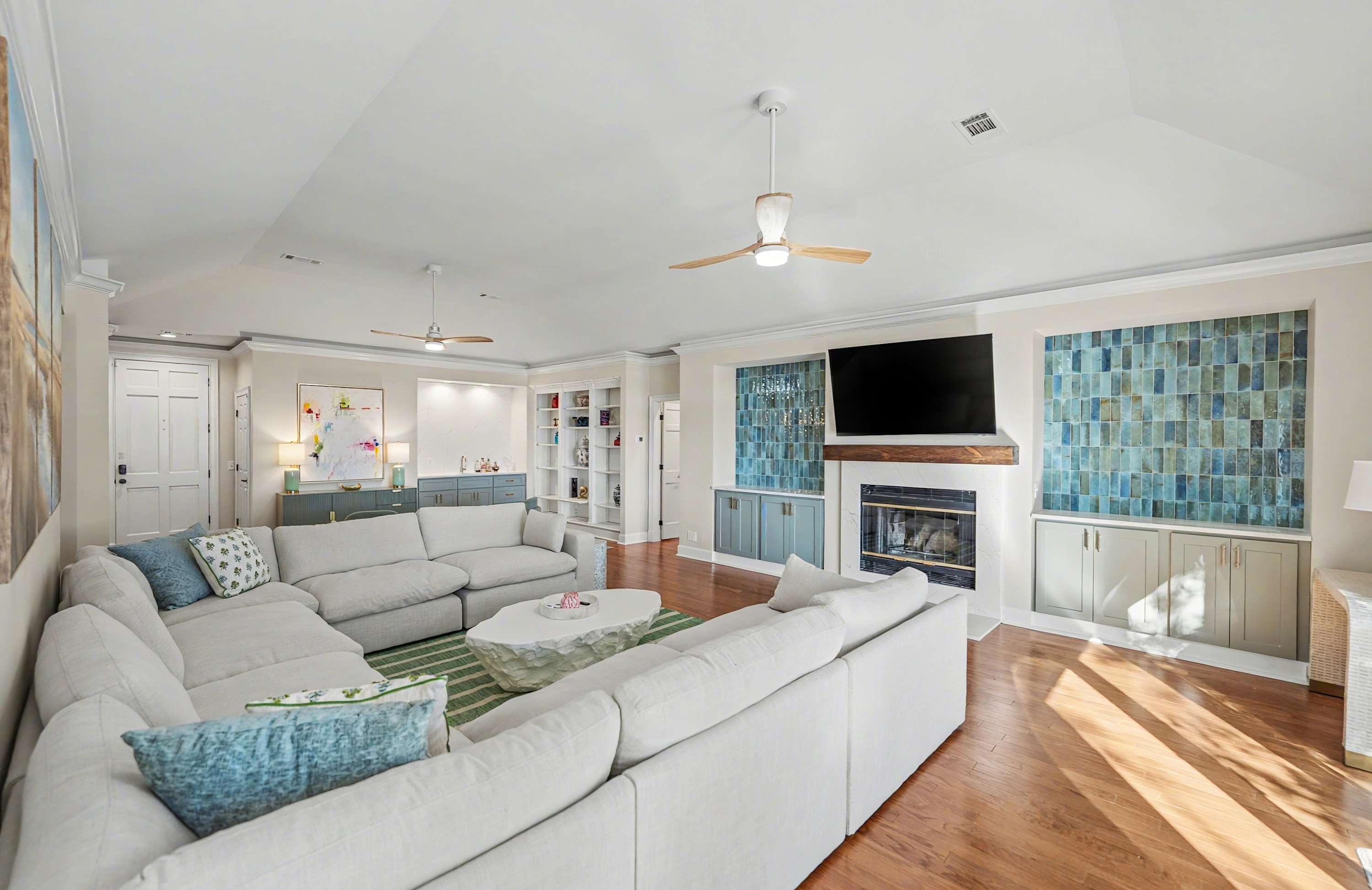 Main Living Room with Access out to Back Deck 