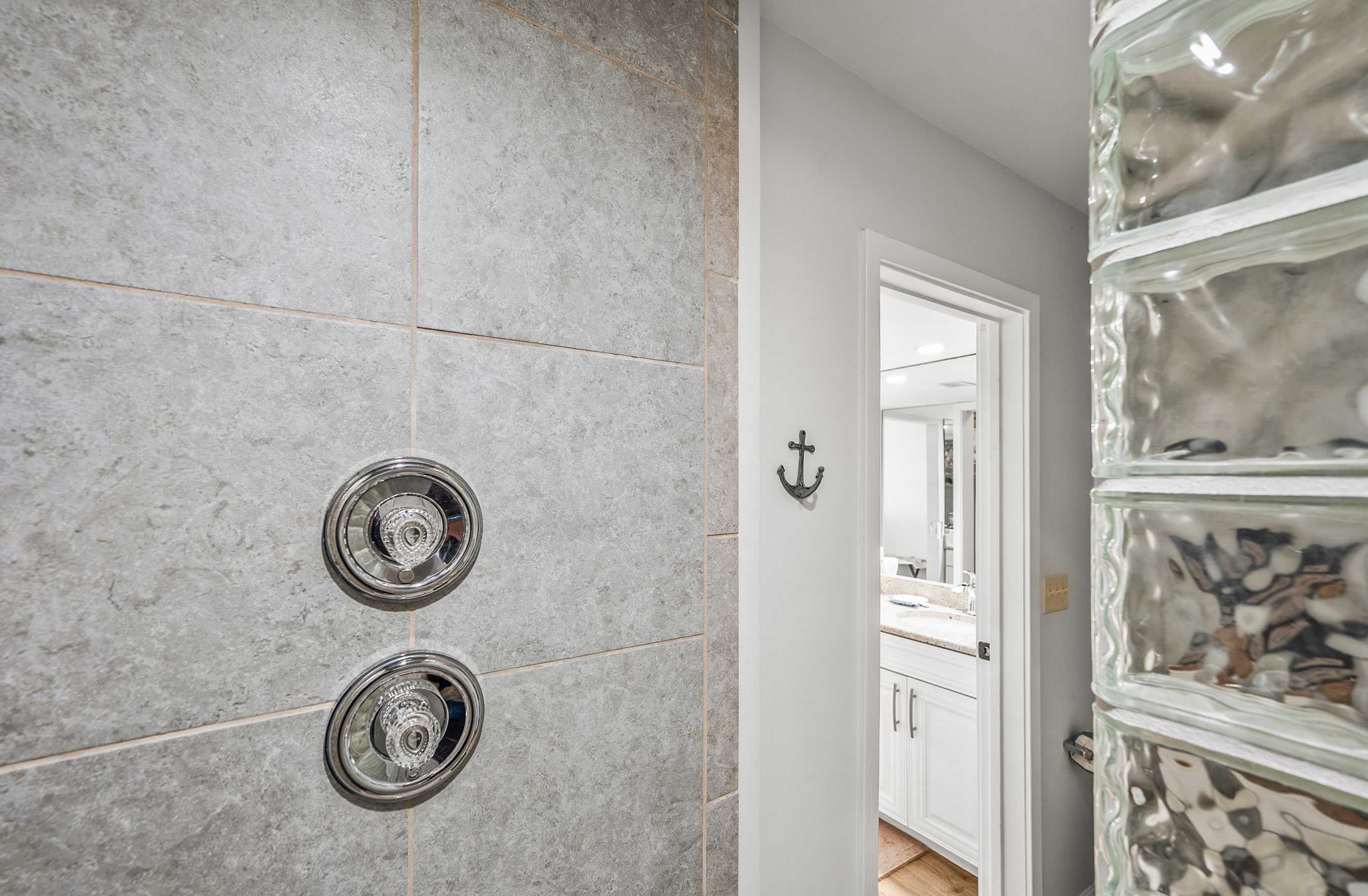 Two guest bedrooms with Jack & Jill full bathroom