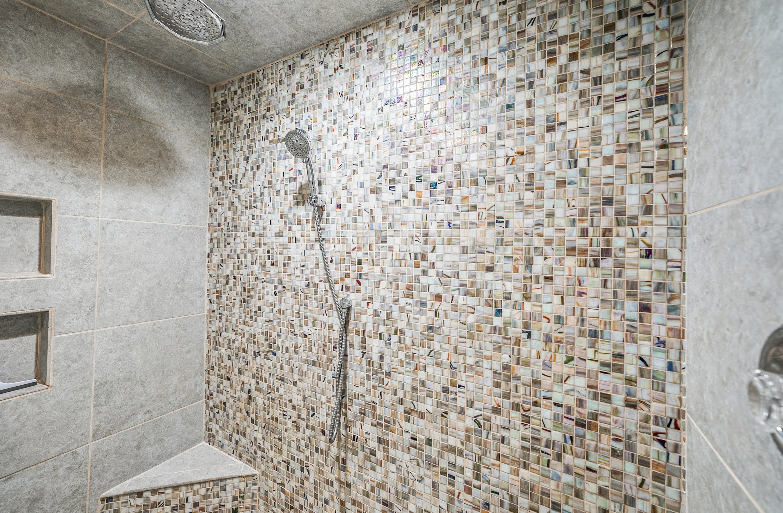 Two guest bedrooms with Jack & Jill full bathroom