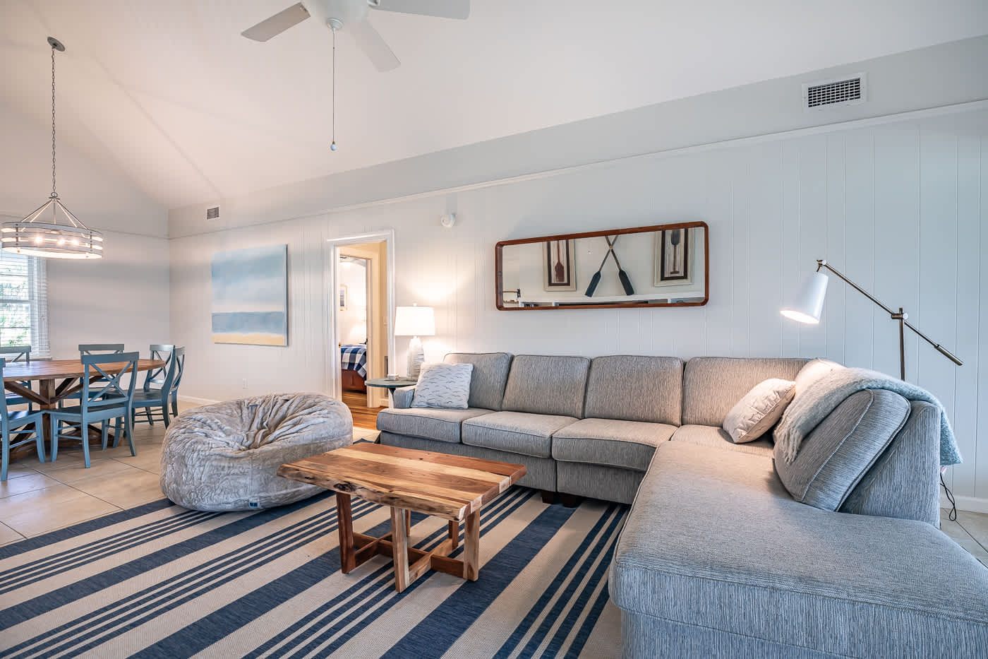 Living Room/Dining Area