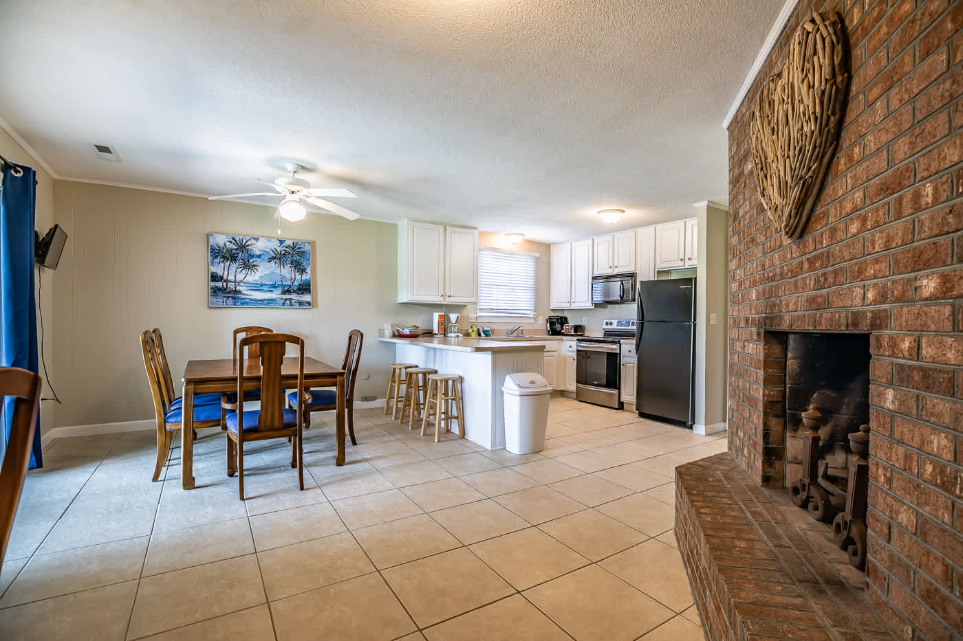 Dining Area/Kitchen in Ground Floor Apartment