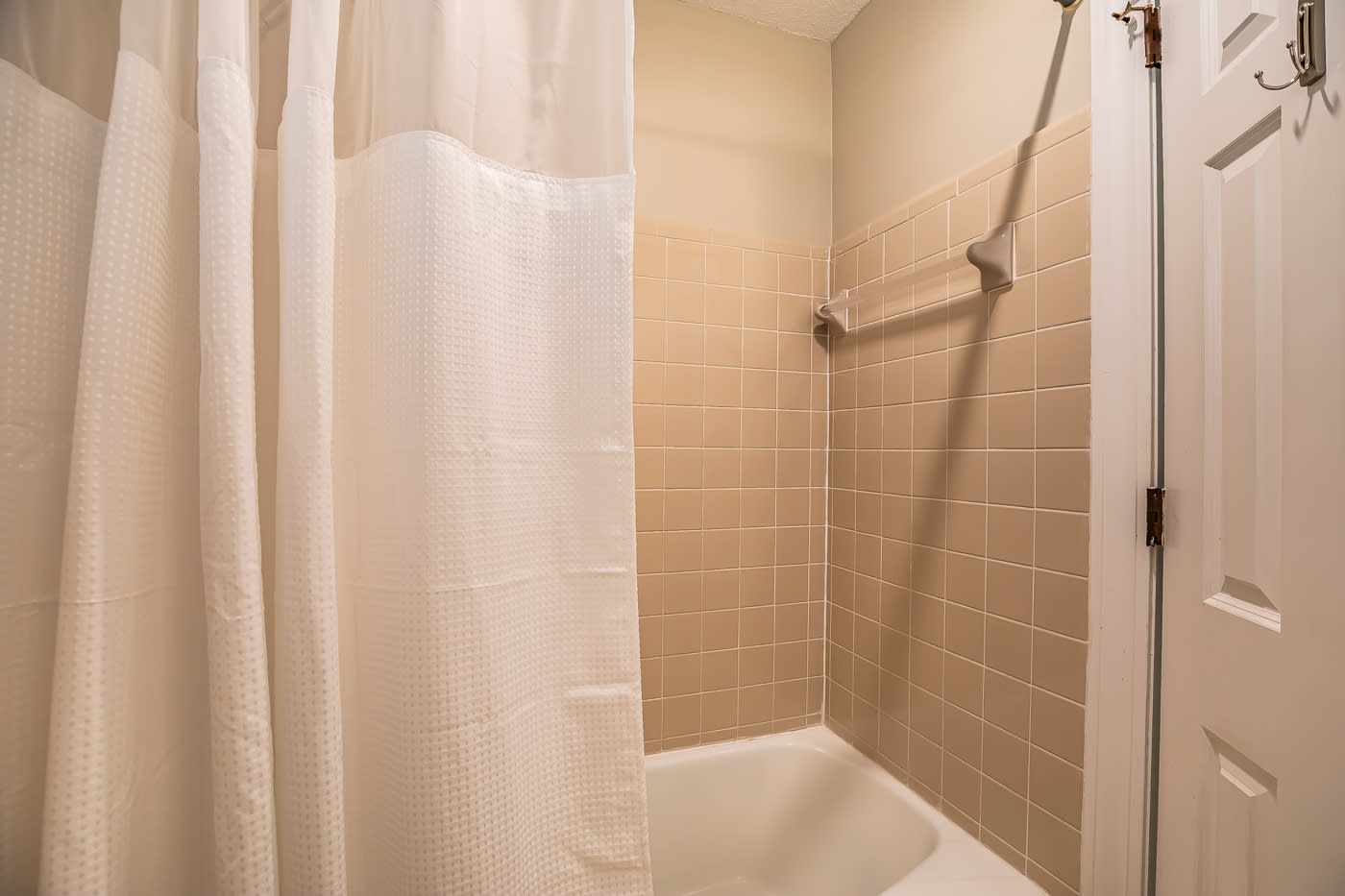 Ground Floor Apartment Primary Bedroom with King Bed