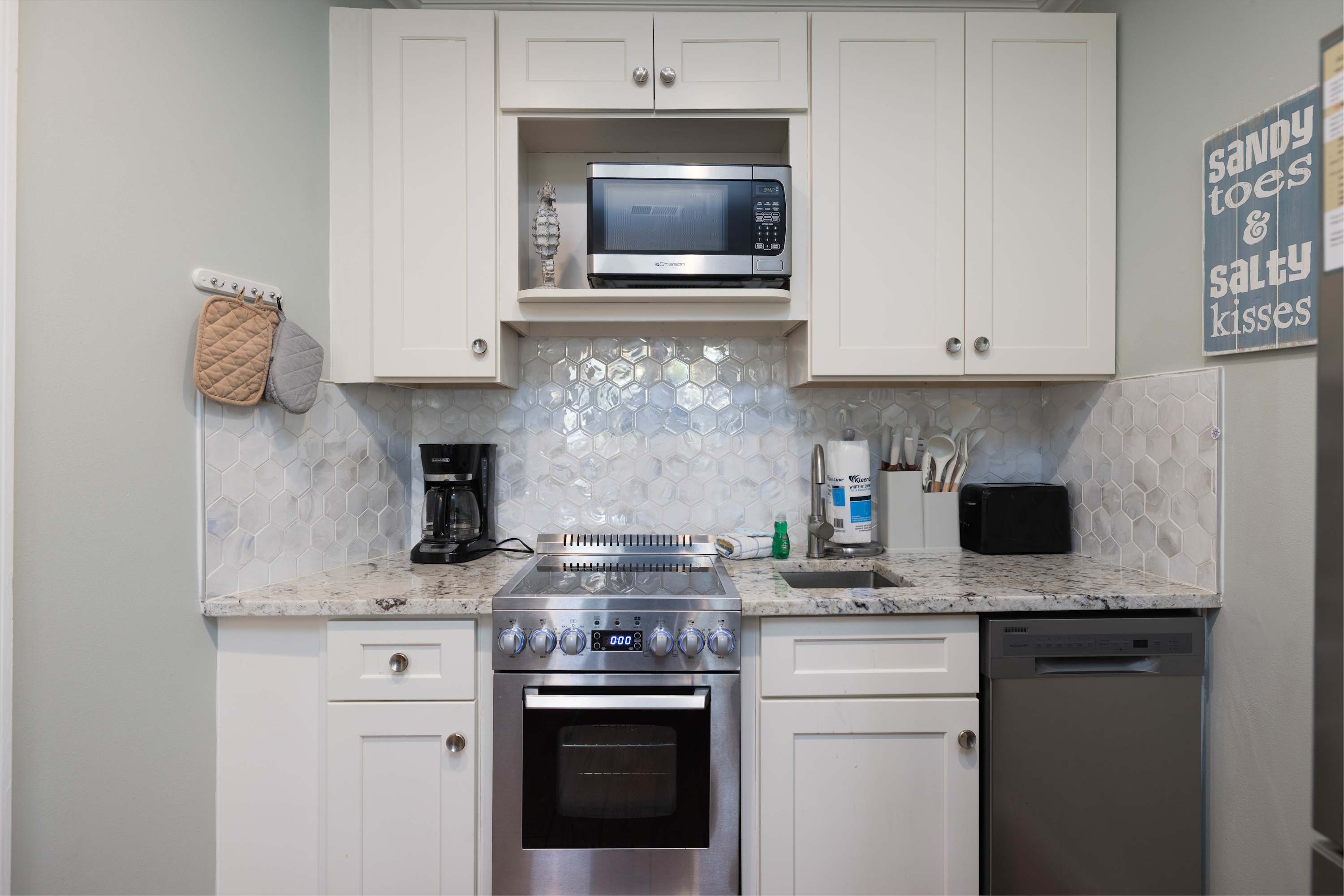 Queen Bed with Kitchen and Eating Area 