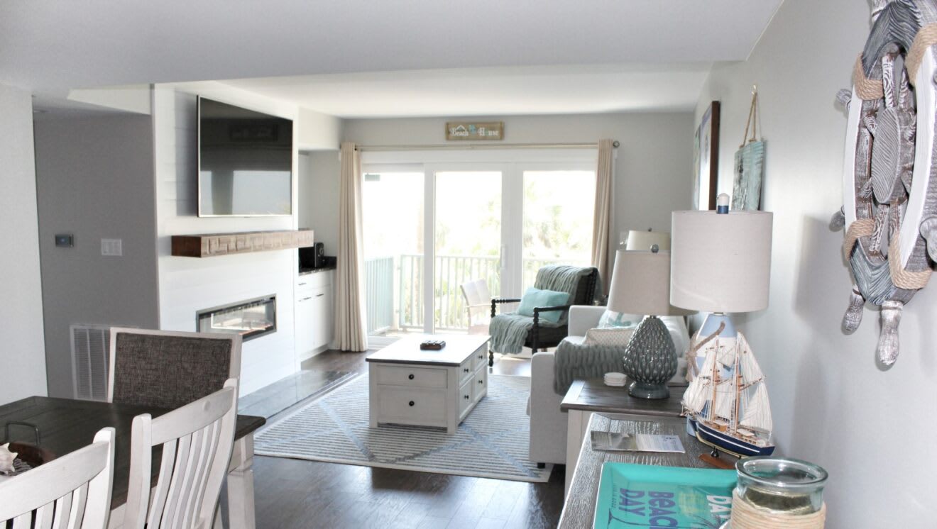 Spacious, comfortable living room