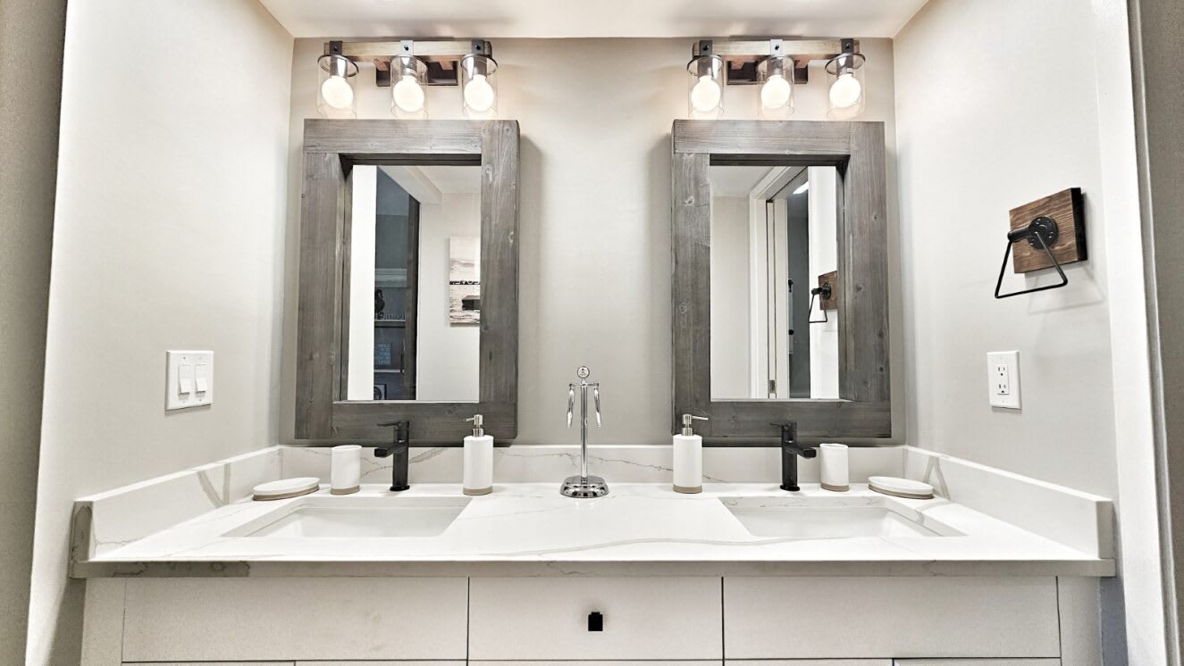 First floor primary bedroom with en suite bathroom