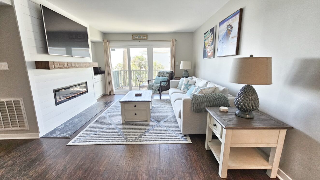 Spacious, comfortable living room