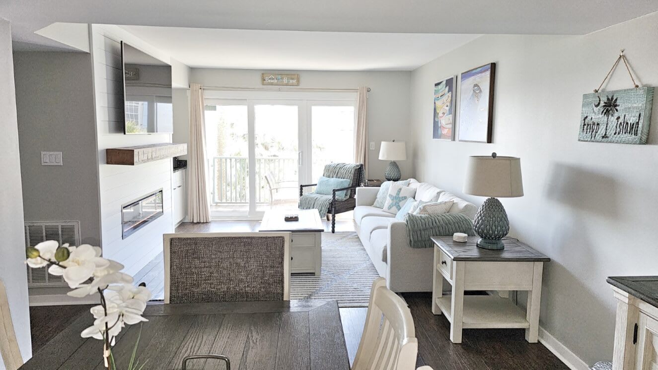 Spacious, comfortable living room