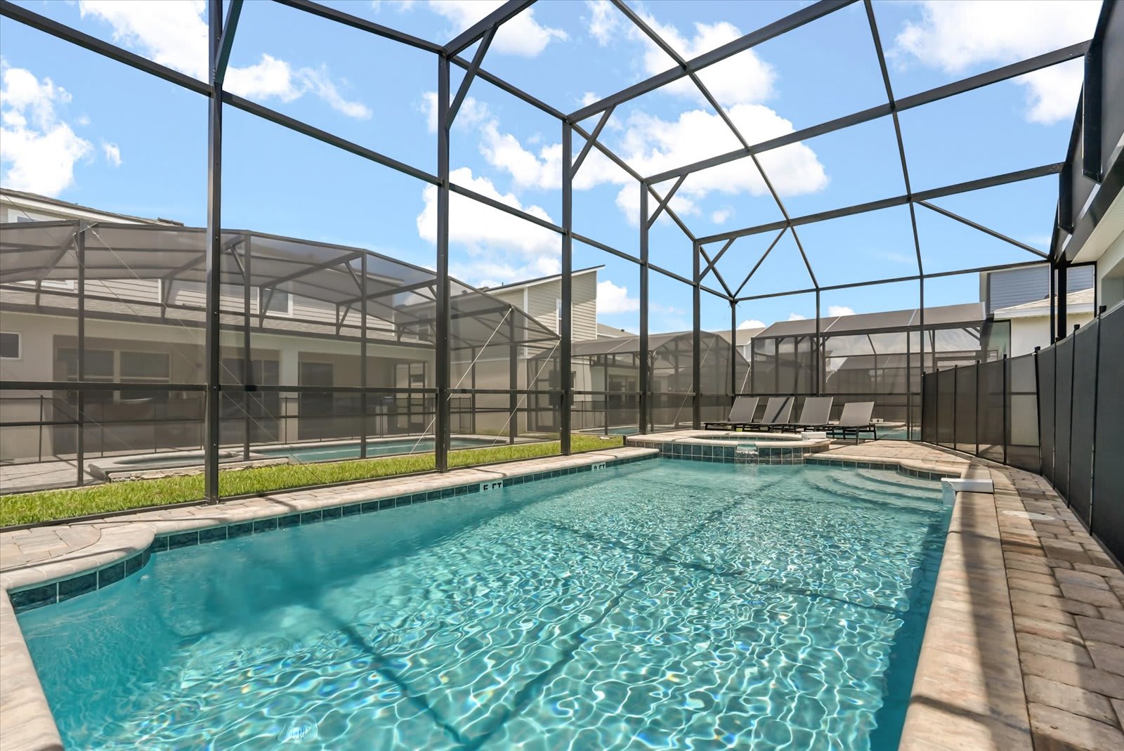 Themed pool home near Disney w/ game room