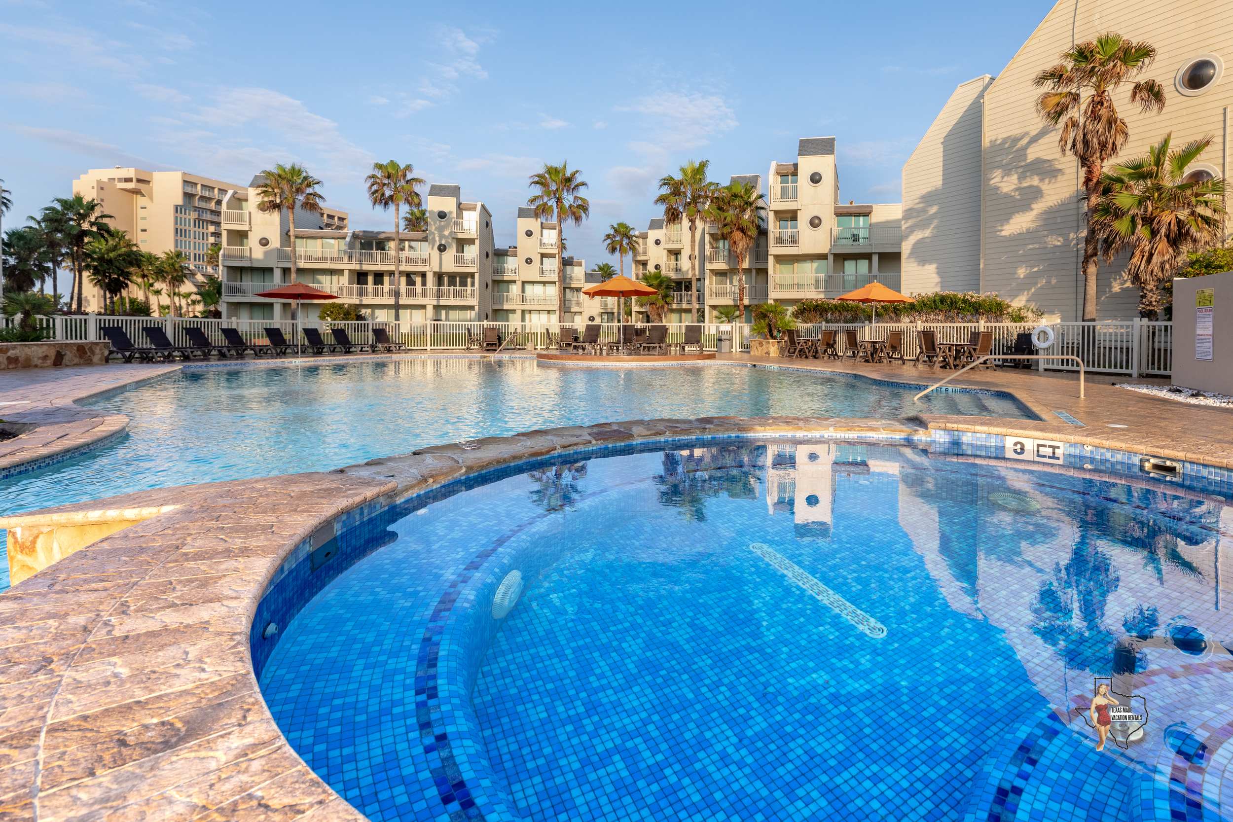 Beachfront Condo, Pool, Hot Tub, BBQ & Tennis in South Padre Island, TX