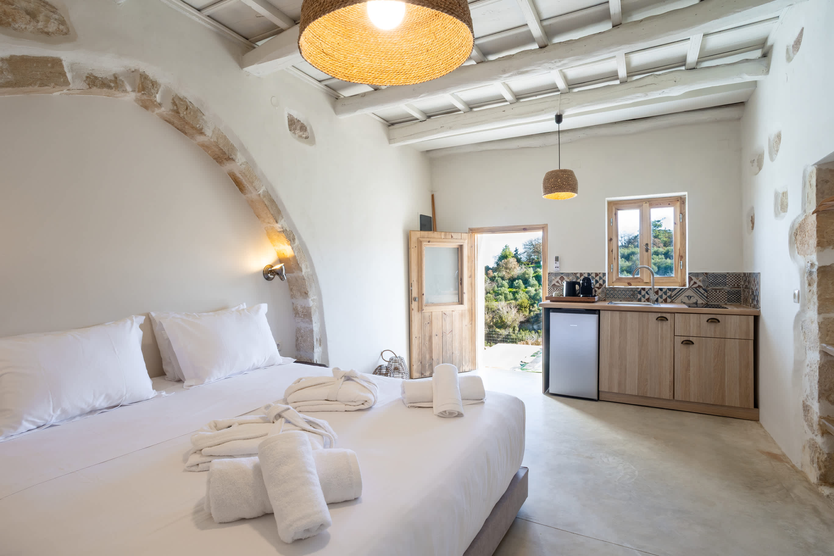 Aerida GuestHouse Of Stone - Haroula Cozy Suite — Amnatos, Rethimno — vacation rental